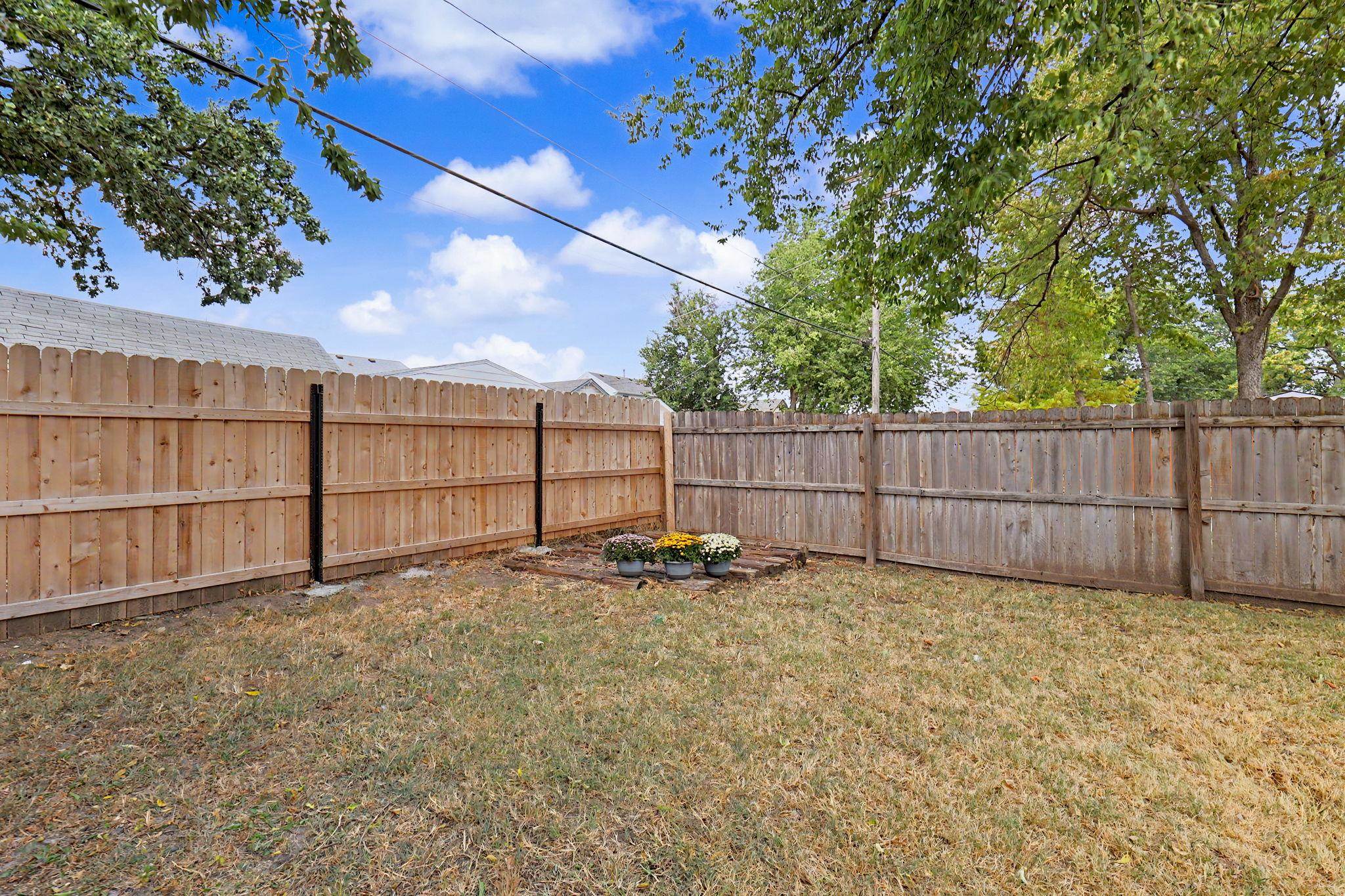 303 N Walnut Property Photo 30