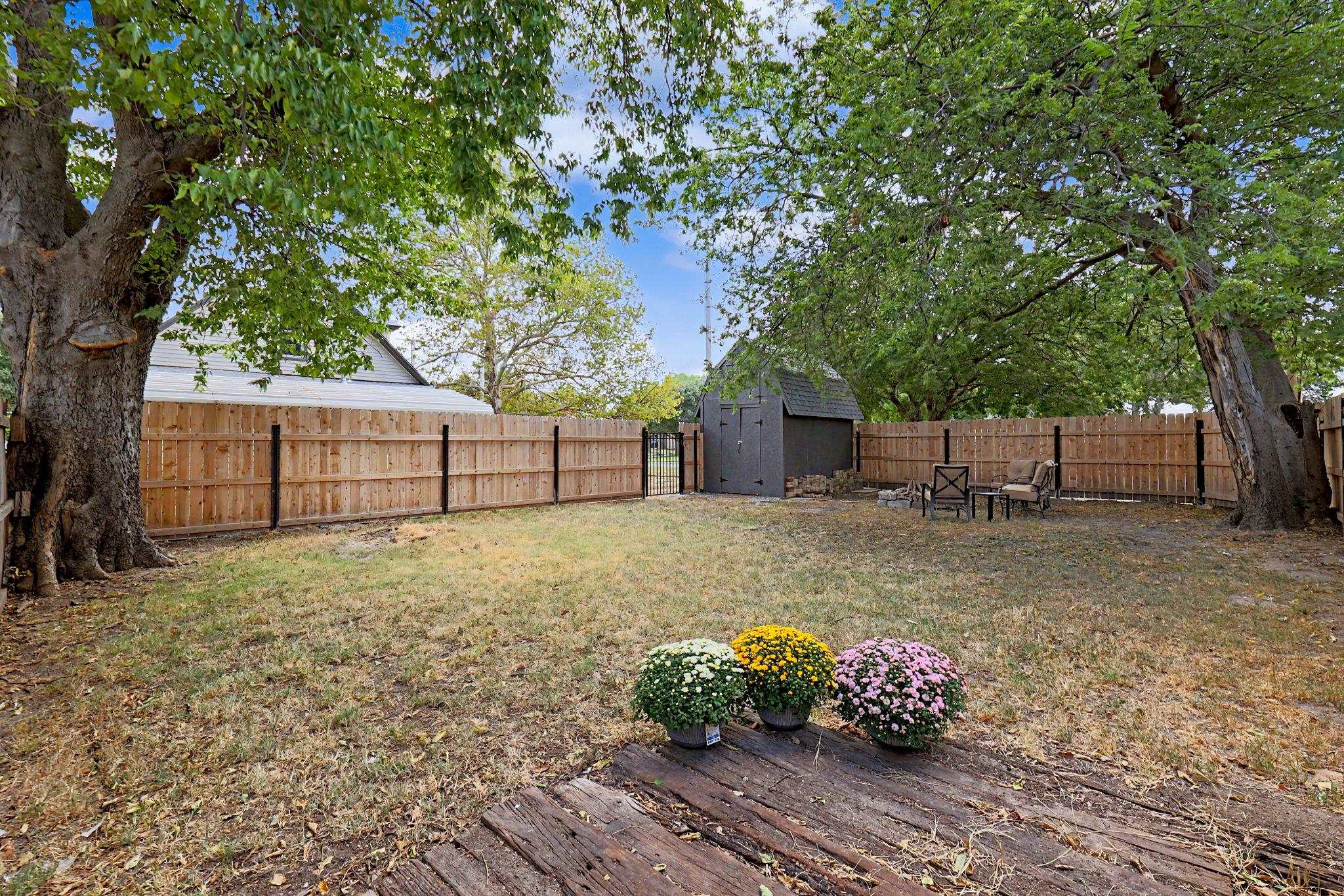 303 N Walnut Property Photo 31