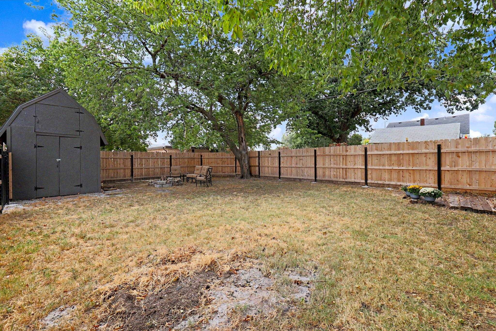 303 N Walnut Property Photo 32