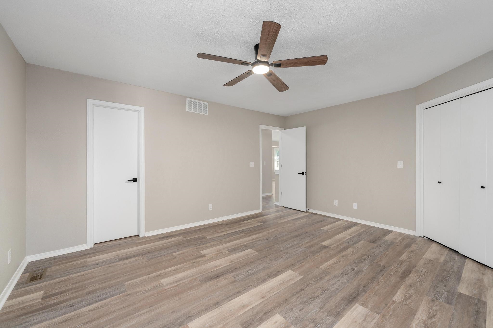 523 W Maywood St Property Photo 14