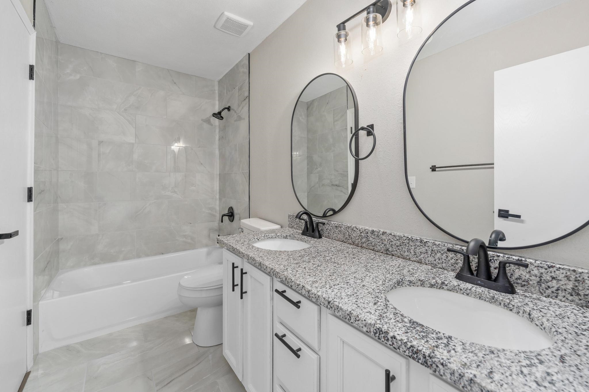 523 W Maywood St Property Photo 15