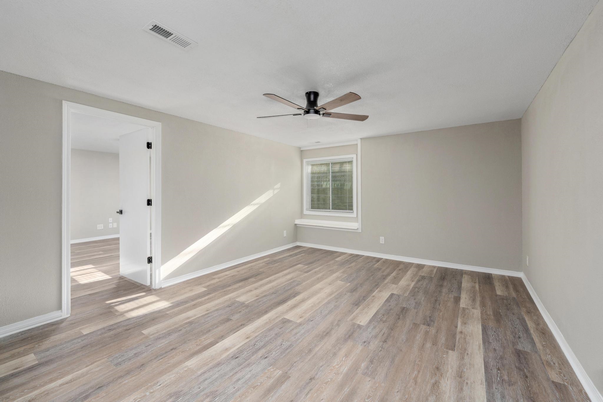 523 W Maywood St Property Photo 17