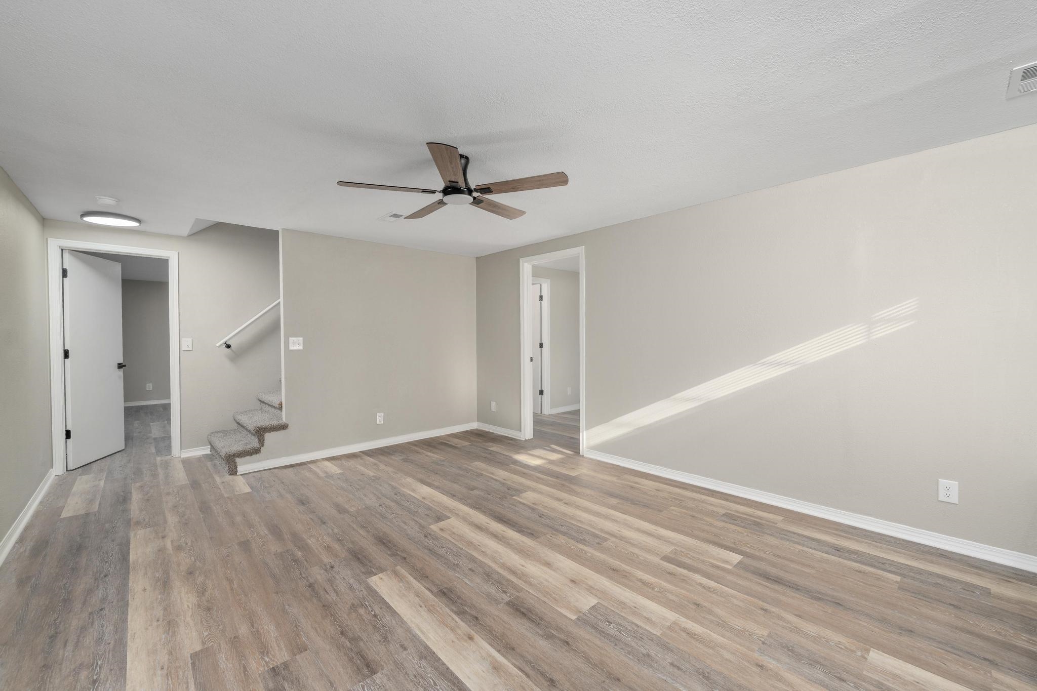 523 W Maywood St Property Photo 19