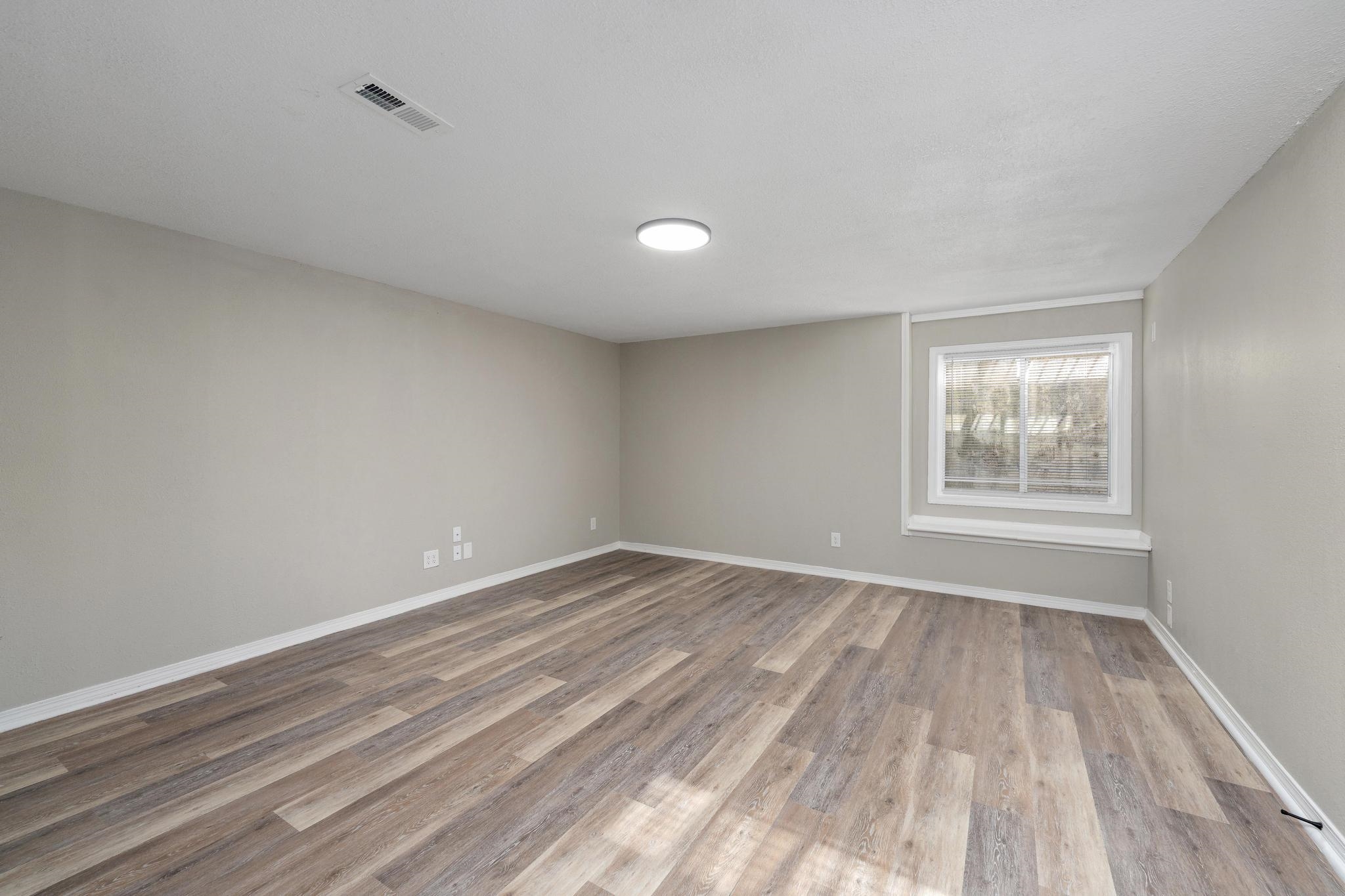 523 W Maywood St Property Photo 20