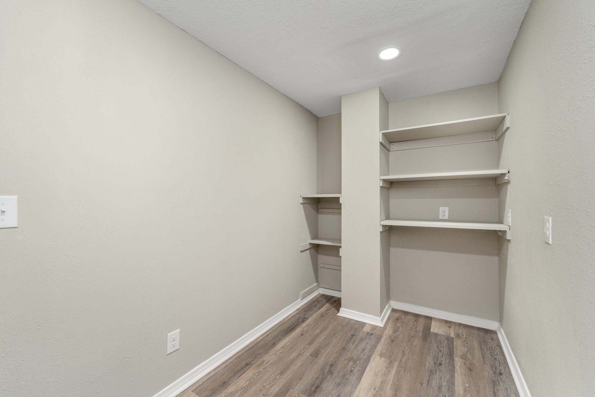 523 W Maywood St Property Photo 24
