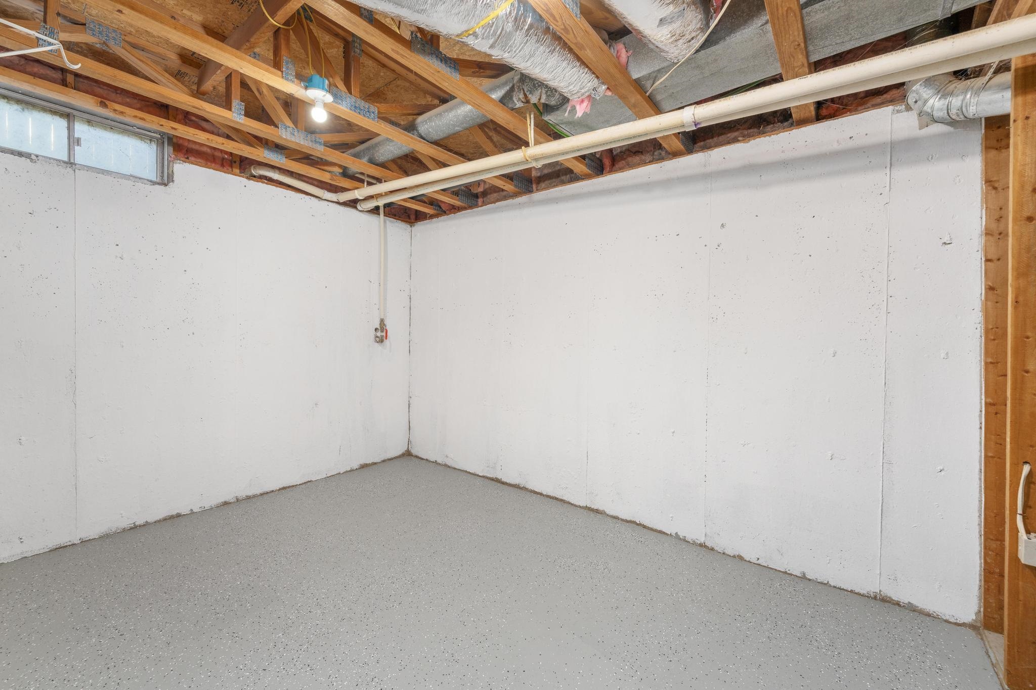 523 W Maywood St Property Photo 26
