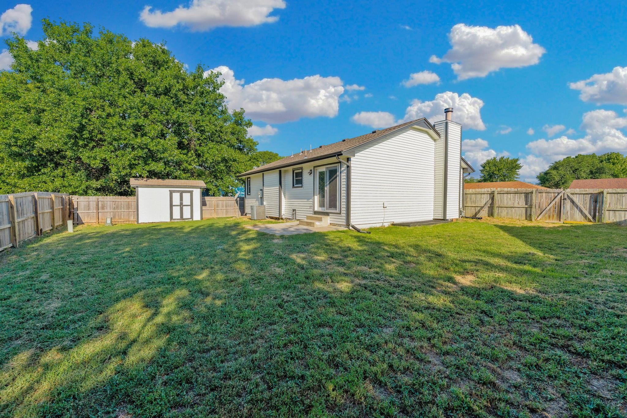 523 W Maywood St Property Photo 29