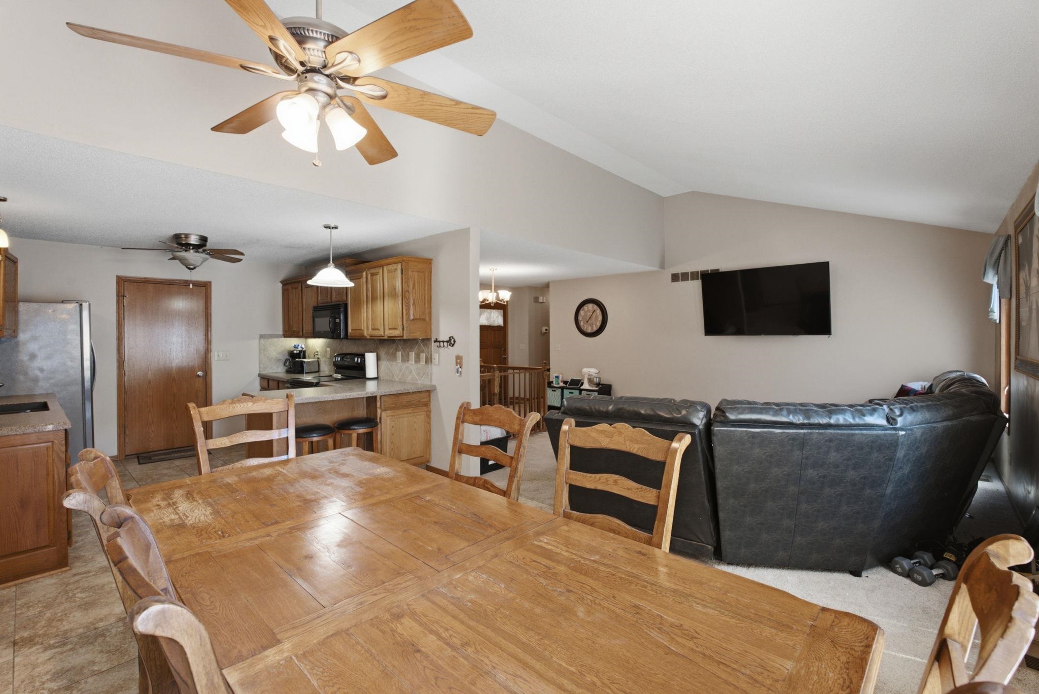 621 E Showalter Property Photo 7