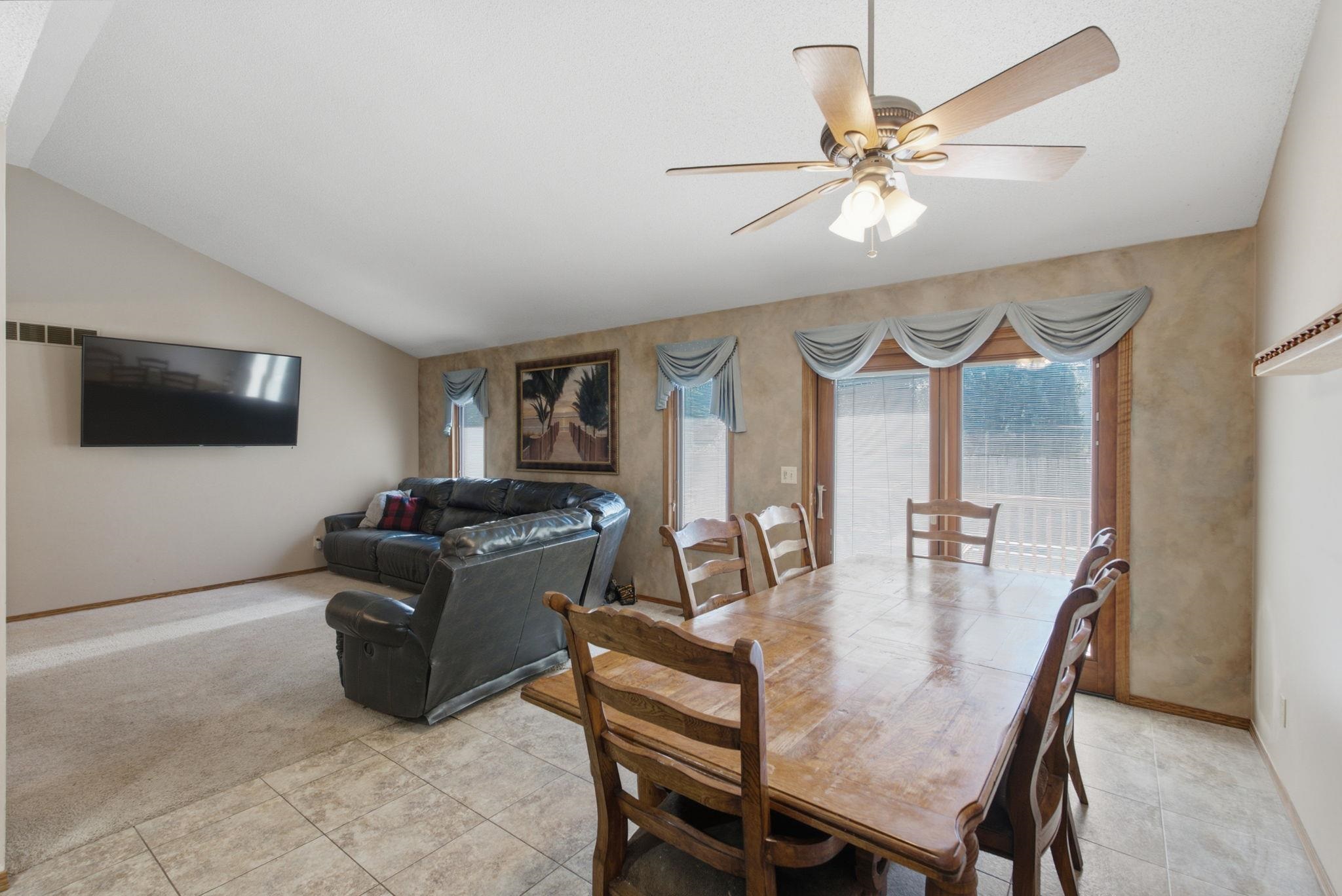 621 E Showalter Property Photo 15
