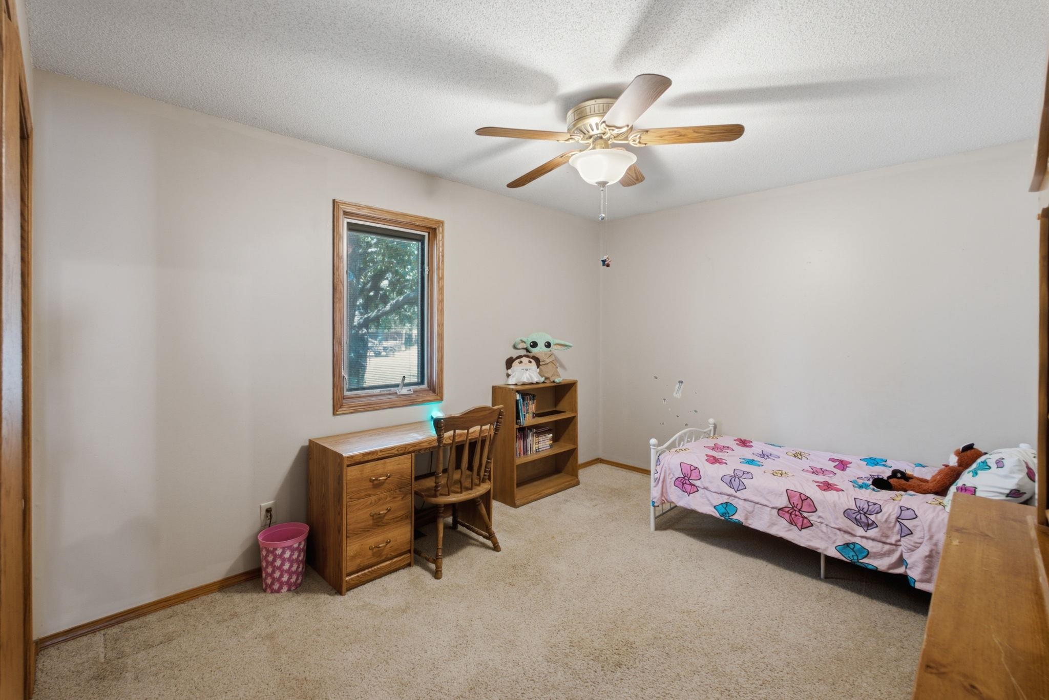 621 E Showalter Property Photo 21