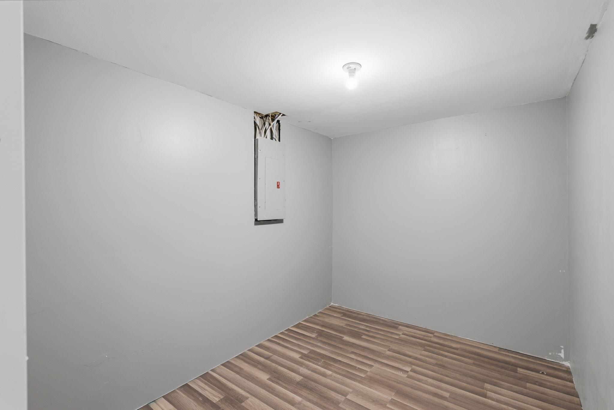 621 E Showalter Property Photo 24