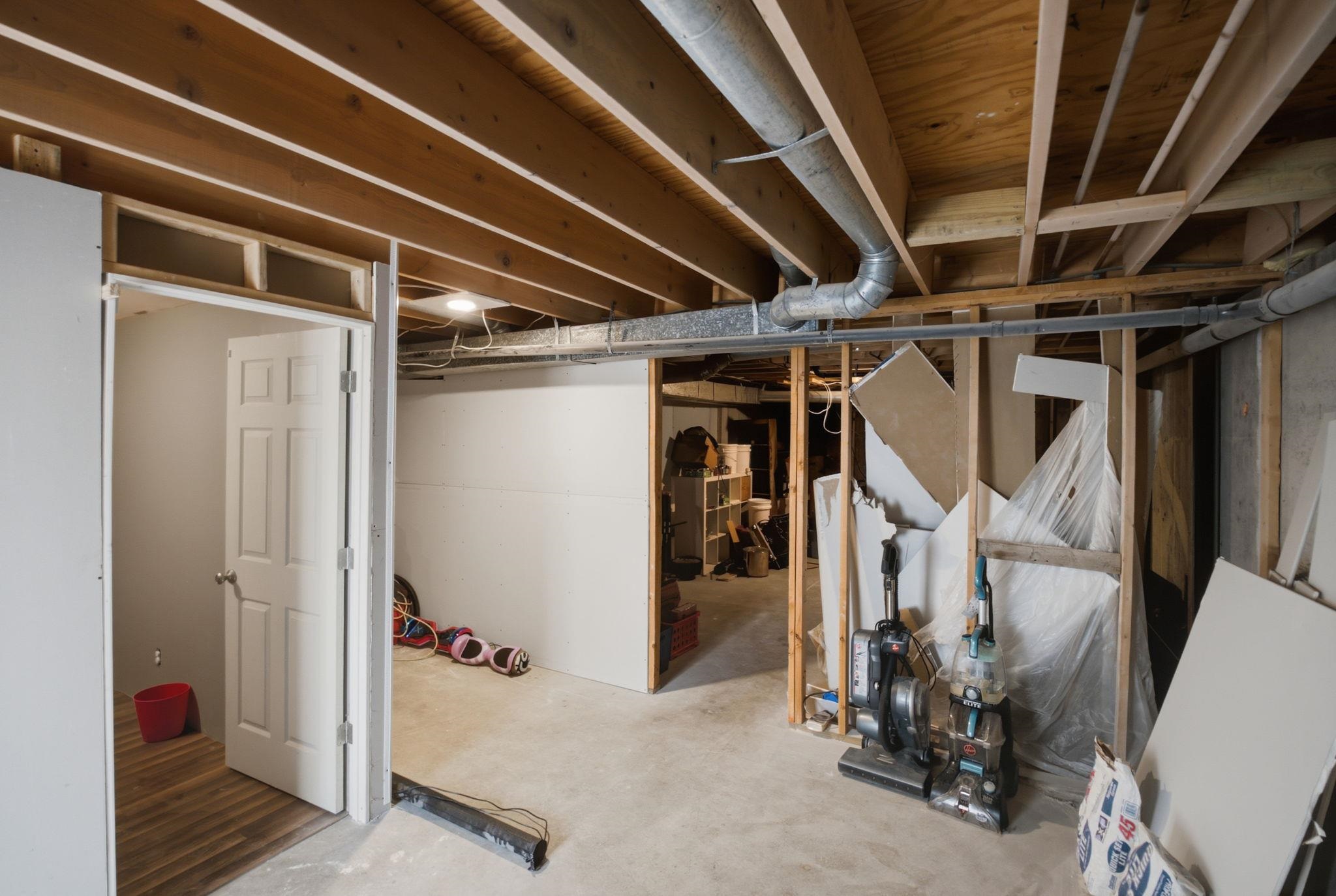 621 E Showalter Property Photo 25