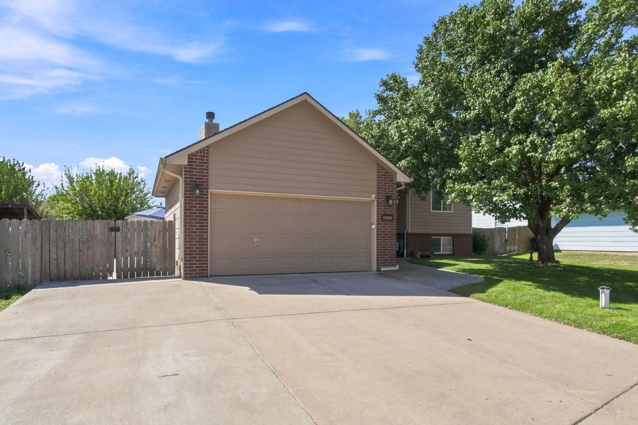 10205 W Haskell Property Photo 5