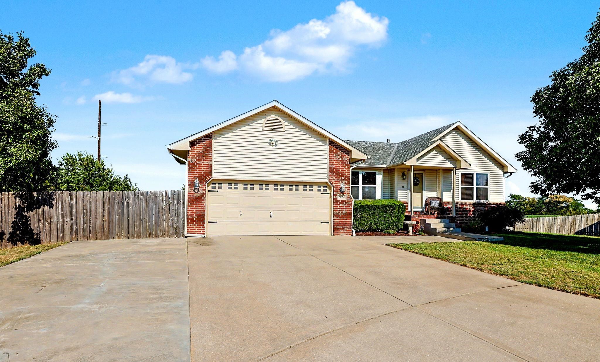 2604 Mainsgate Cir Property Photo 4