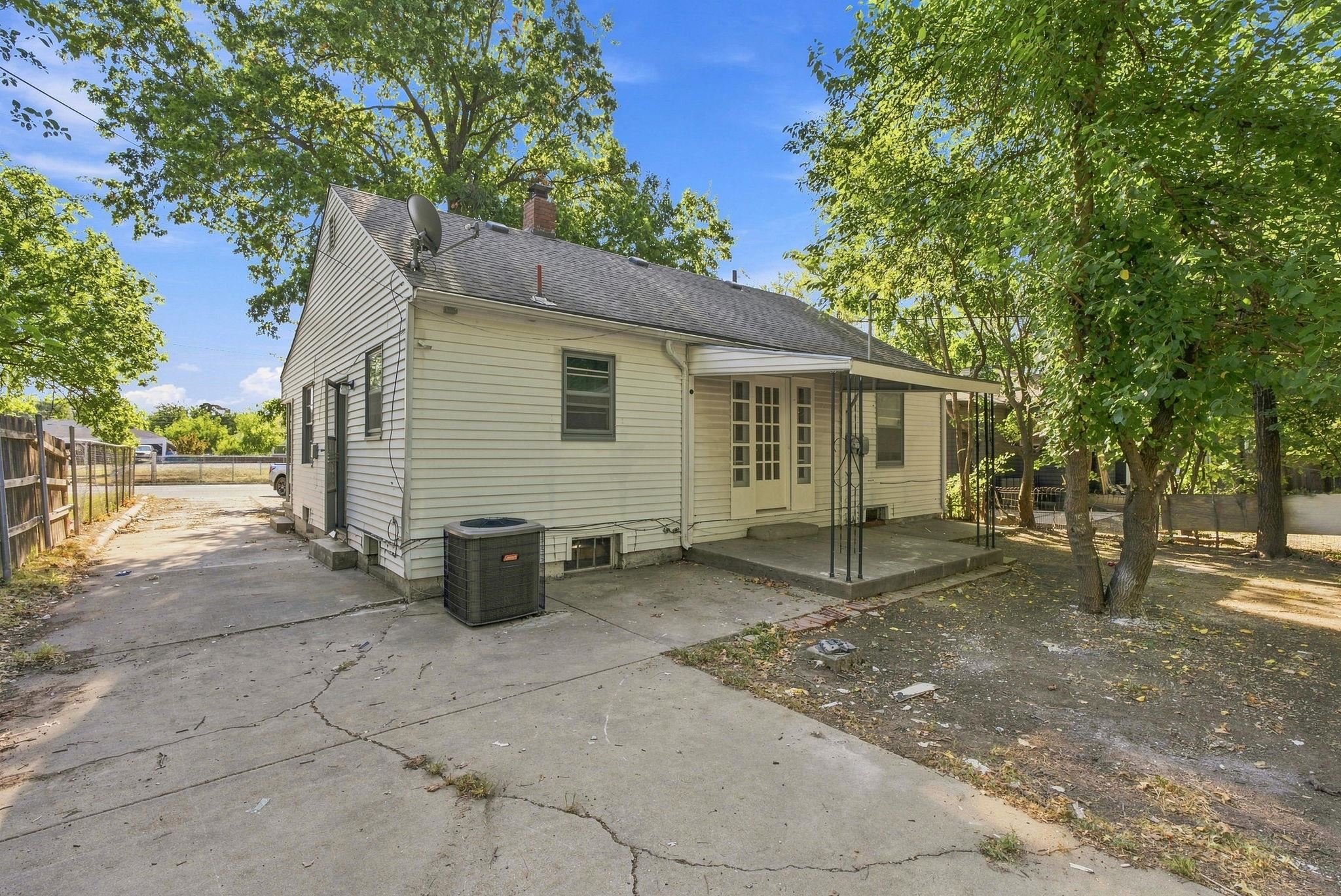 815 N Oliver Ave Property Photo 30