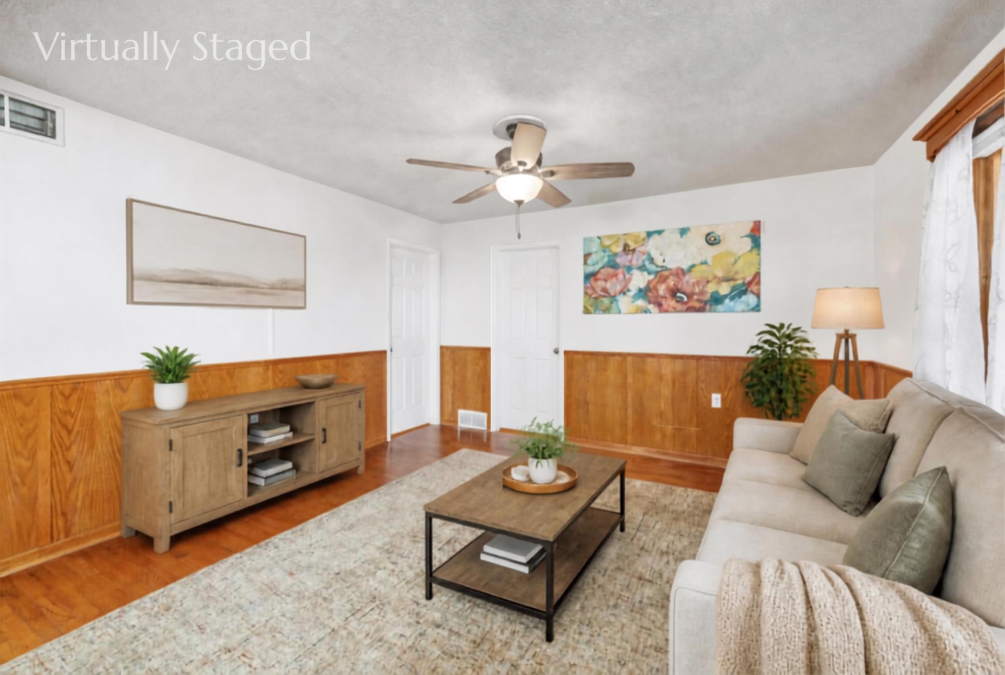 2110 Oak St Property Photo 2