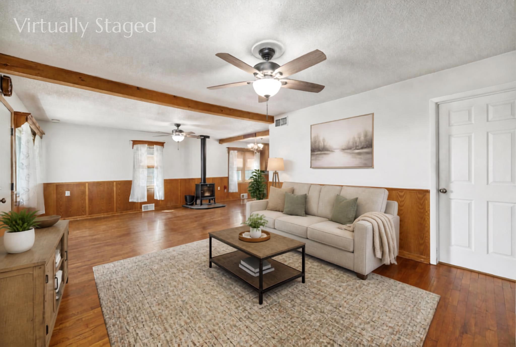 2110 Oak St Property Photo 4