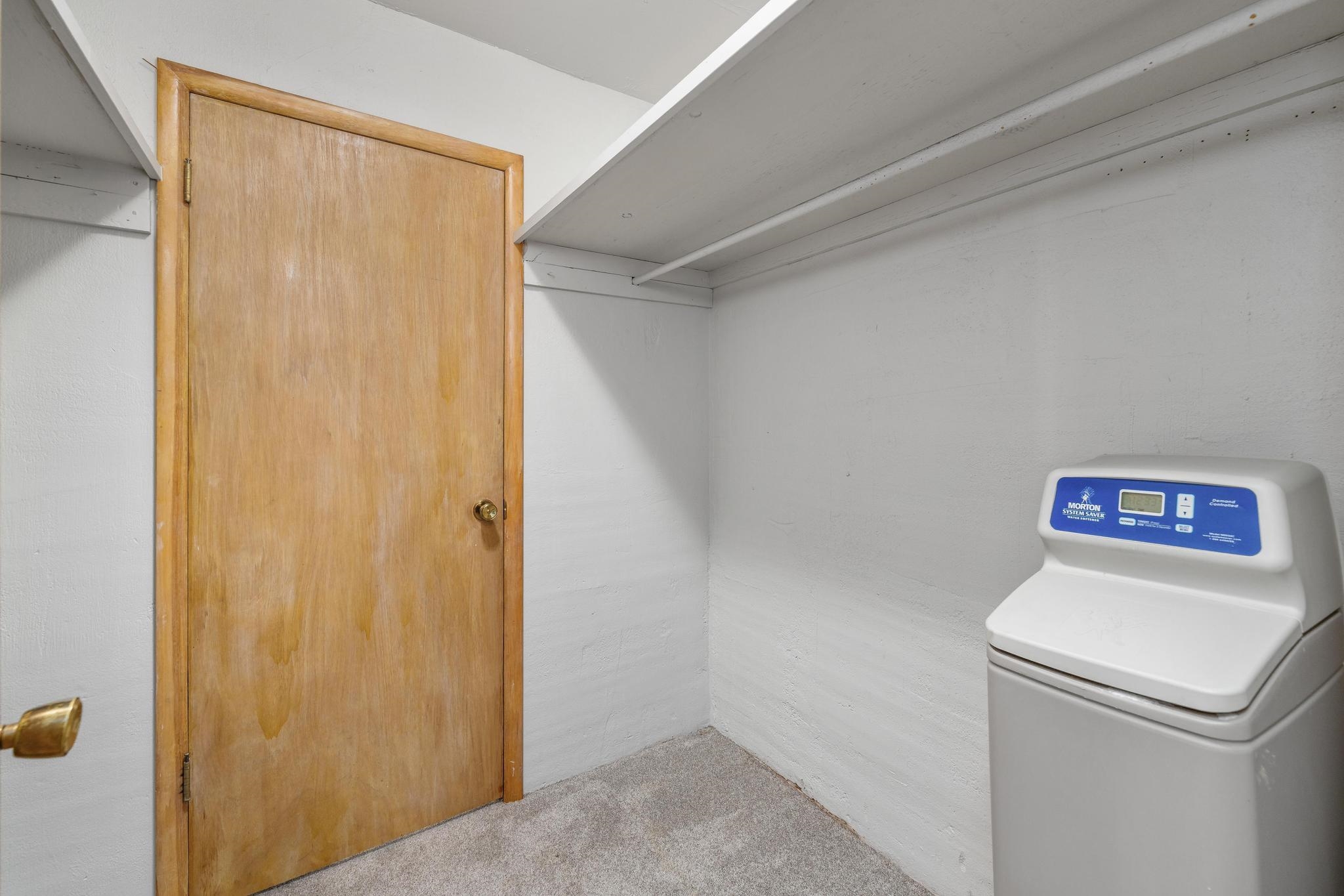2110 Oak St Property Photo 13