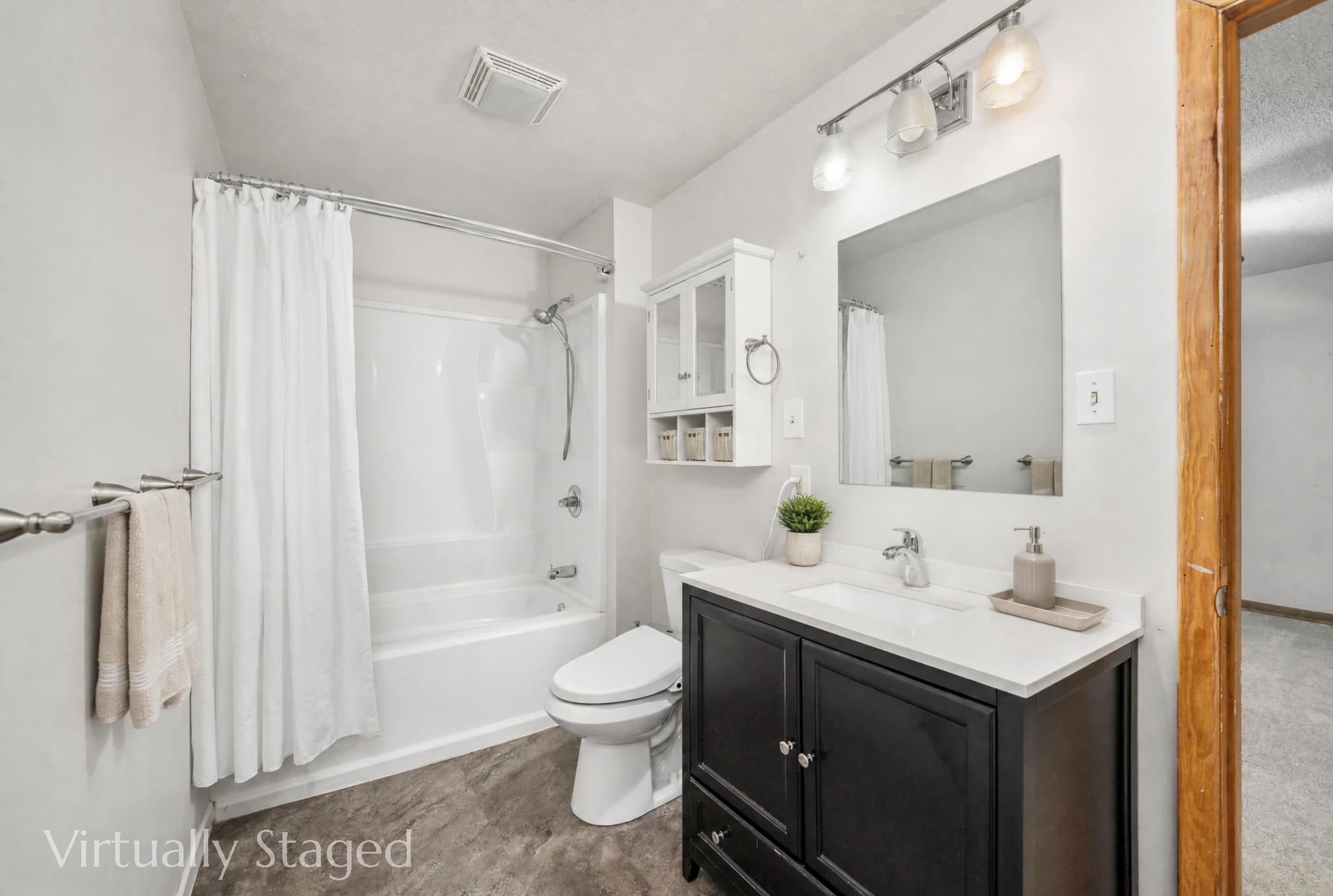 2110 Oak St Property Photo 15