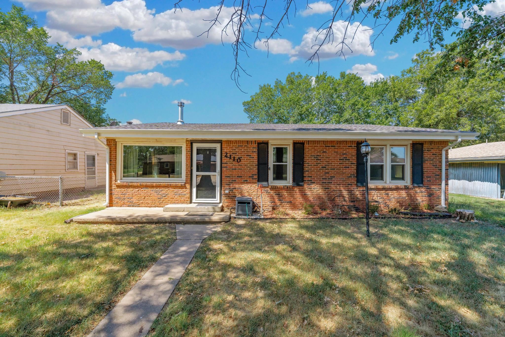 2110 Oak St Property Photo 29