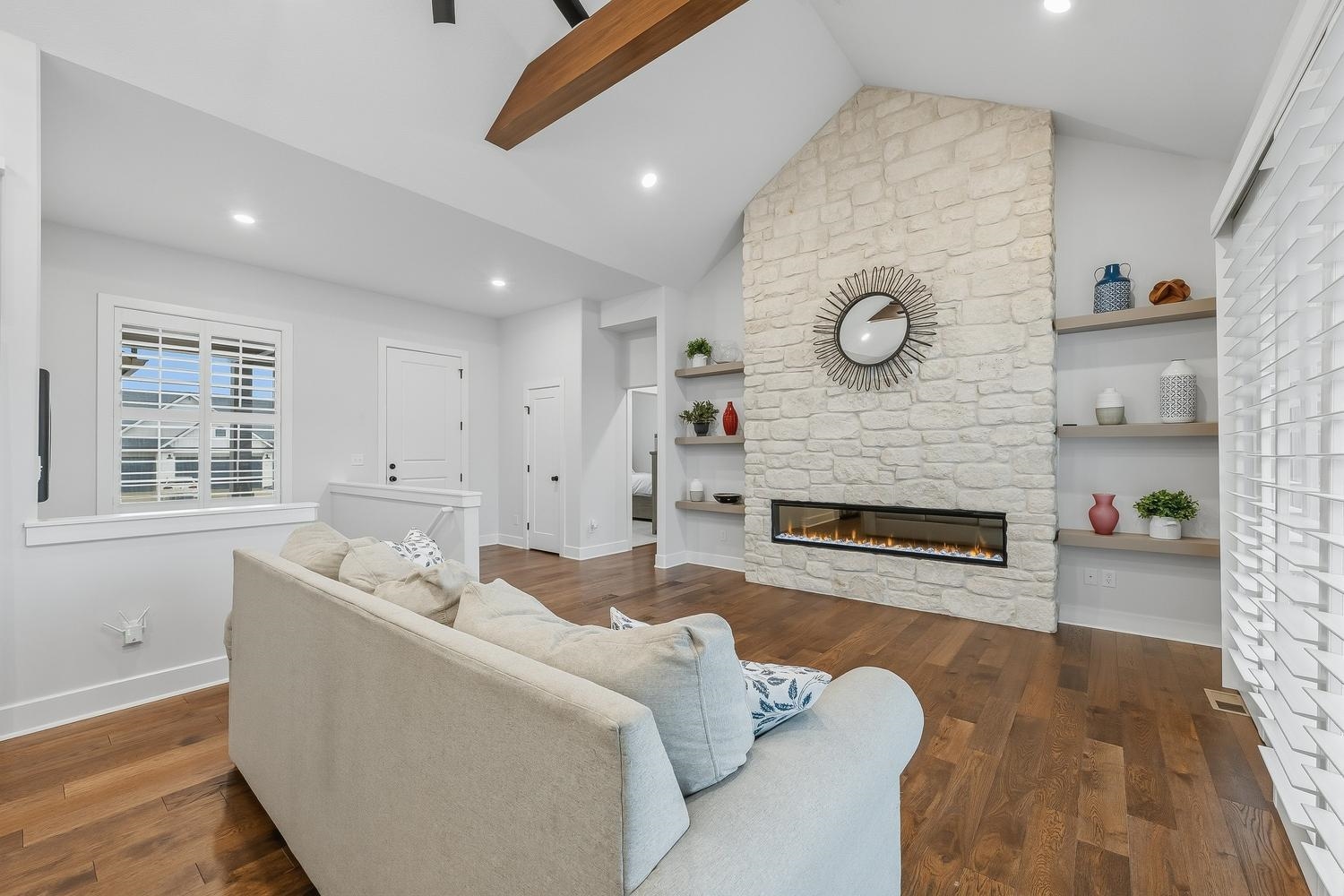 1132 W Ledgestone St Property Photo 6