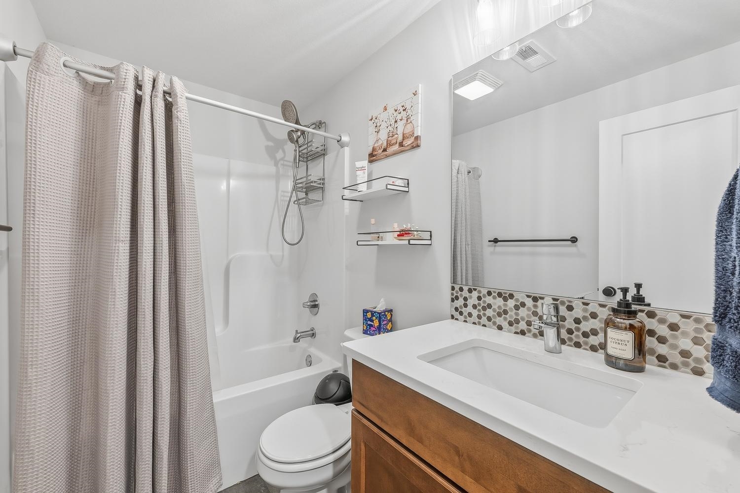 1132 W Ledgestone St Property Photo 31