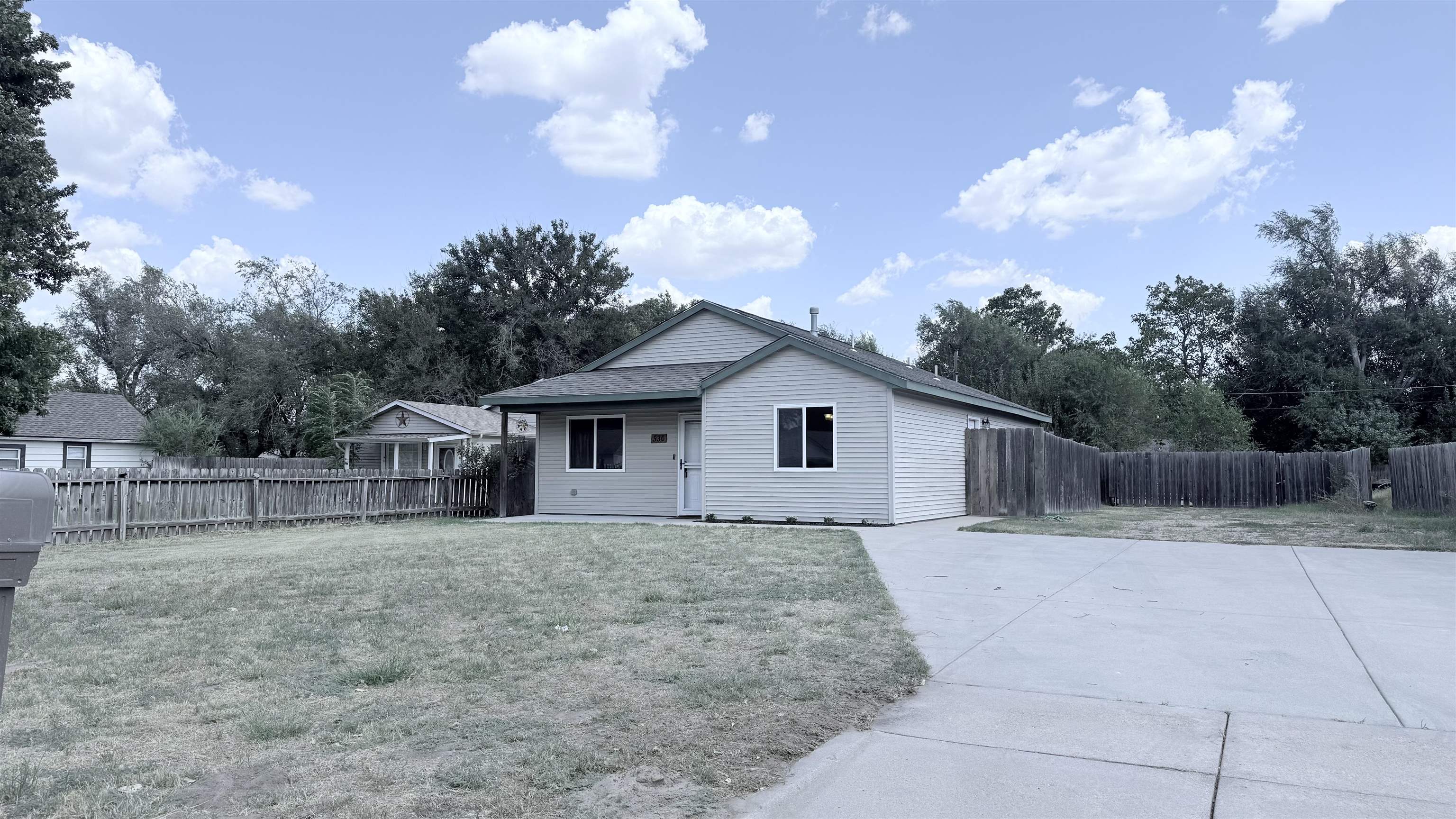 530 N Elder Property Photo 3