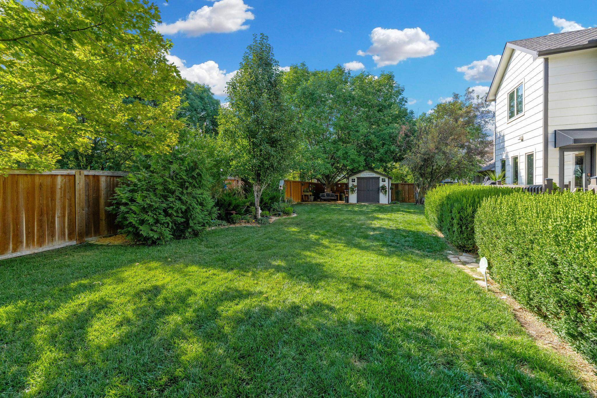 820 N Sagebrush Property Photo 34
