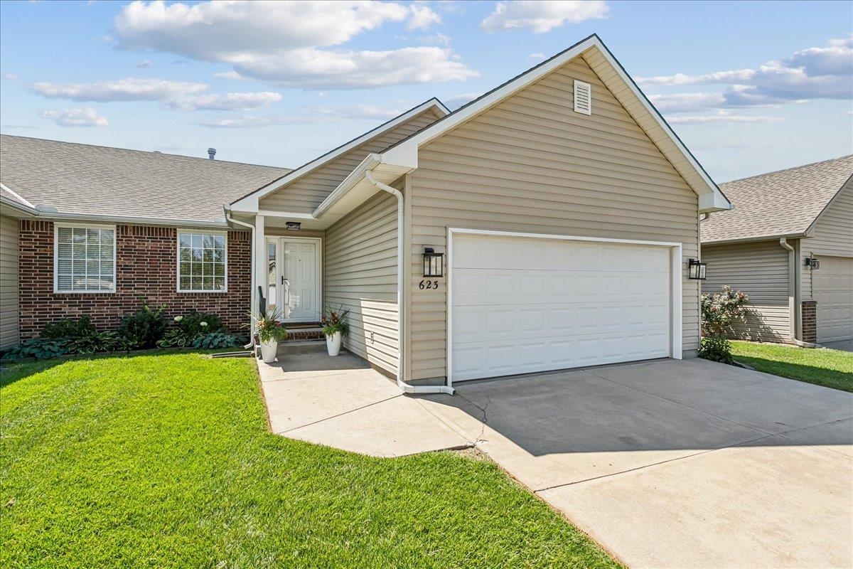 623 W Autumn Ridge Ct. Property Photo 2