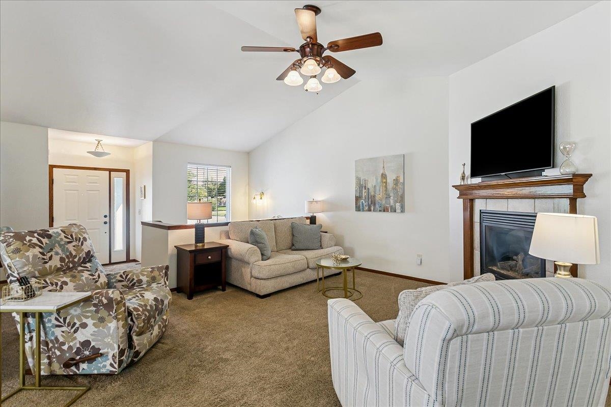 623 W Autumn Ridge Ct. Property Photo 4