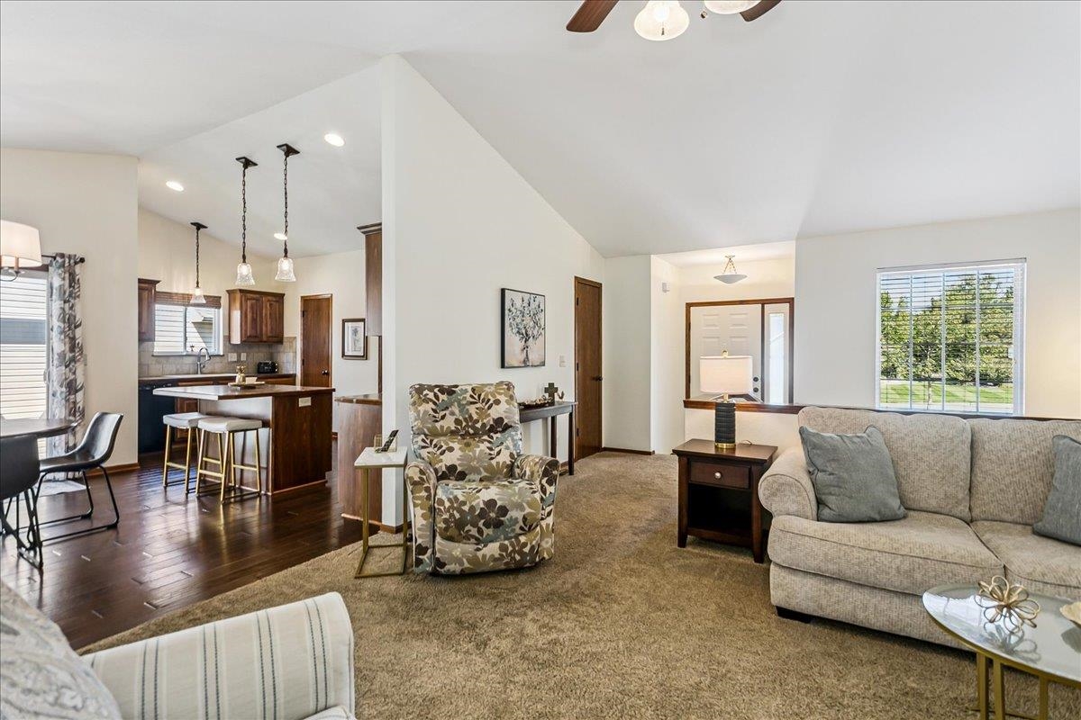 623 W Autumn Ridge Ct. Property Photo 5