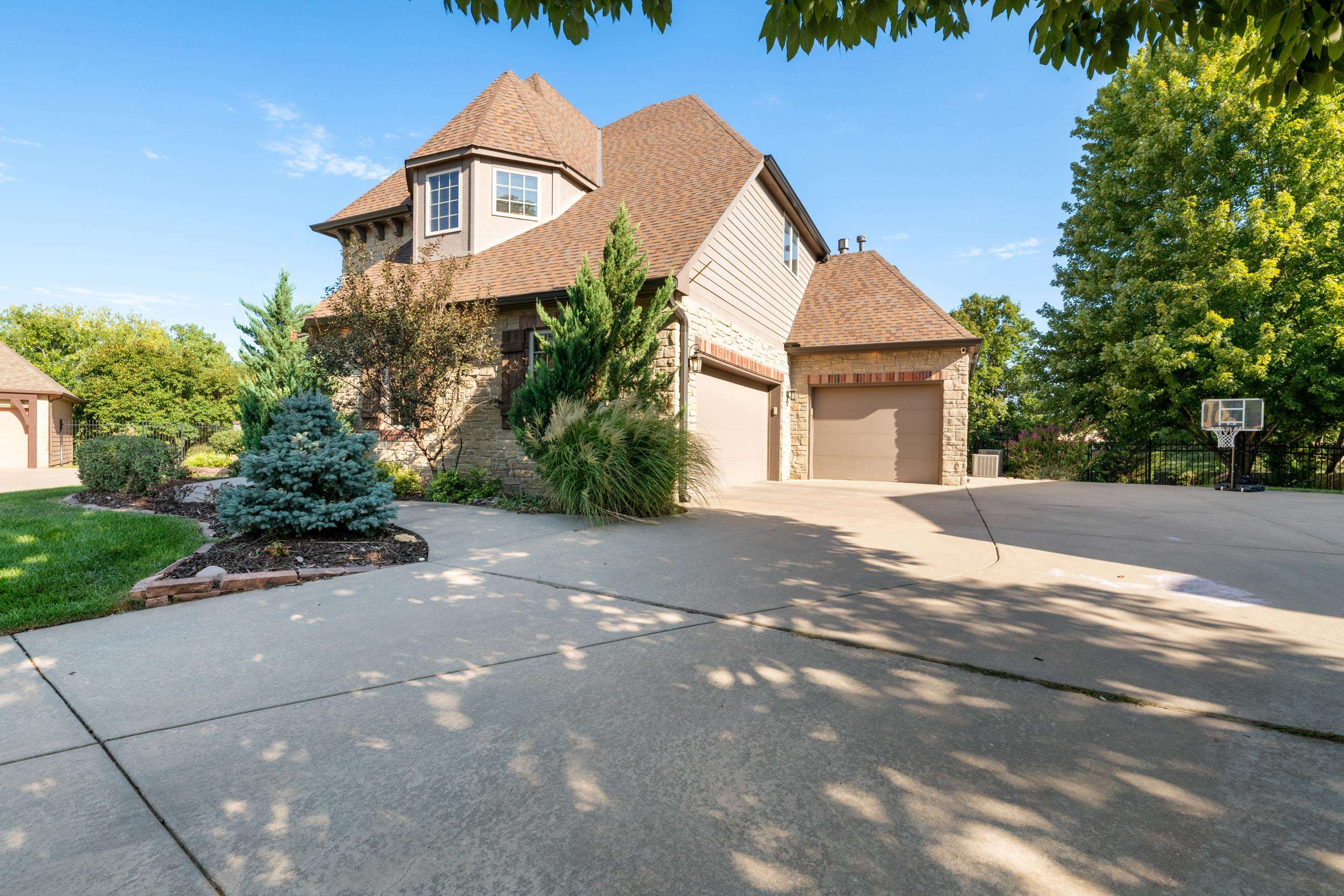1502 Chaumont Cir. Property Photo 34