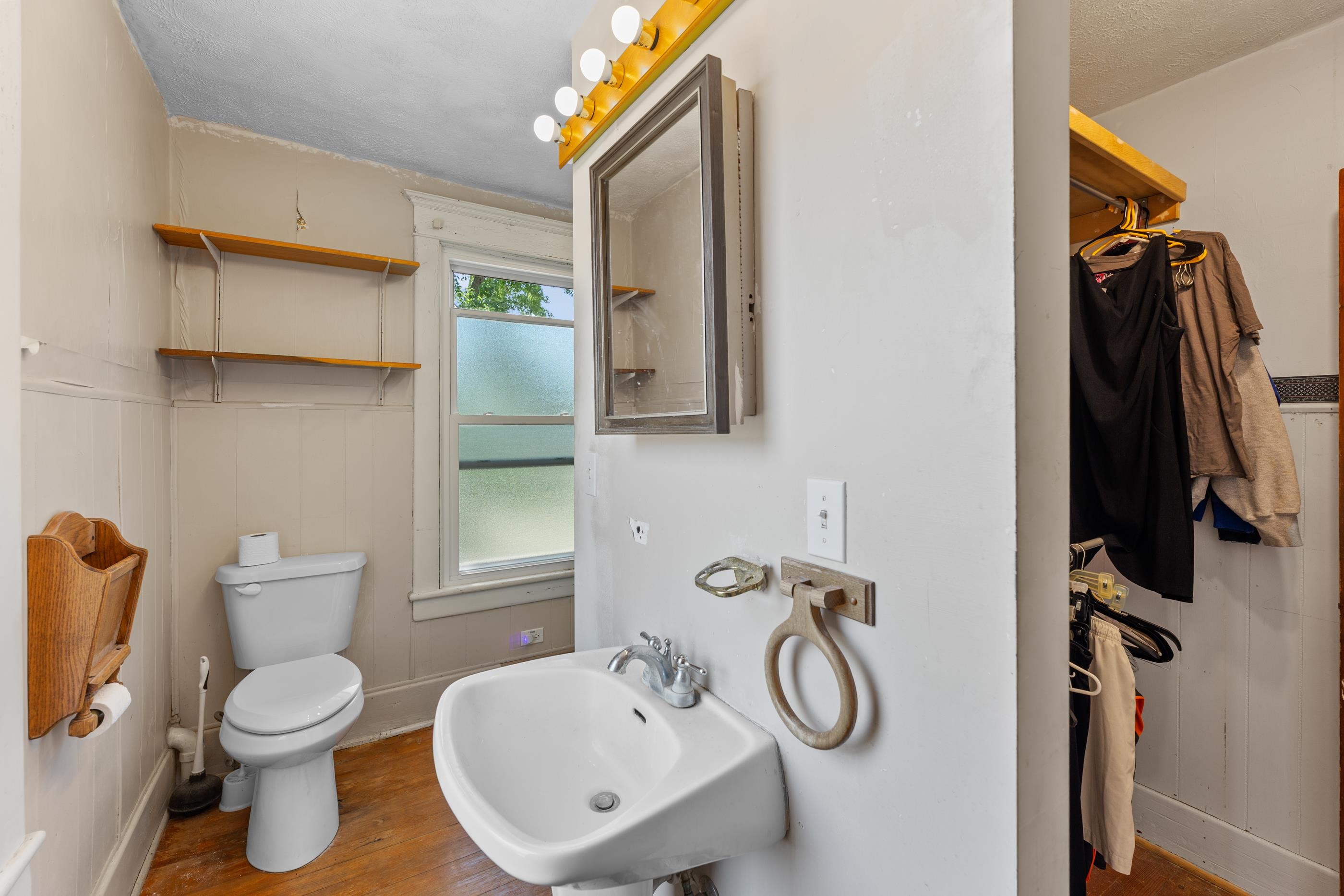 825 S Ash St Property Photo 12