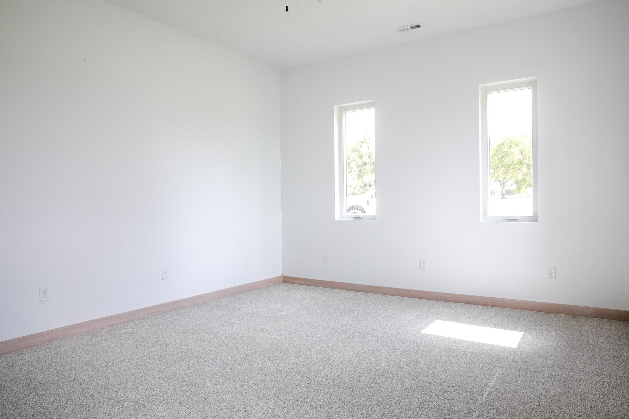 115 E 20th Property Photo 20