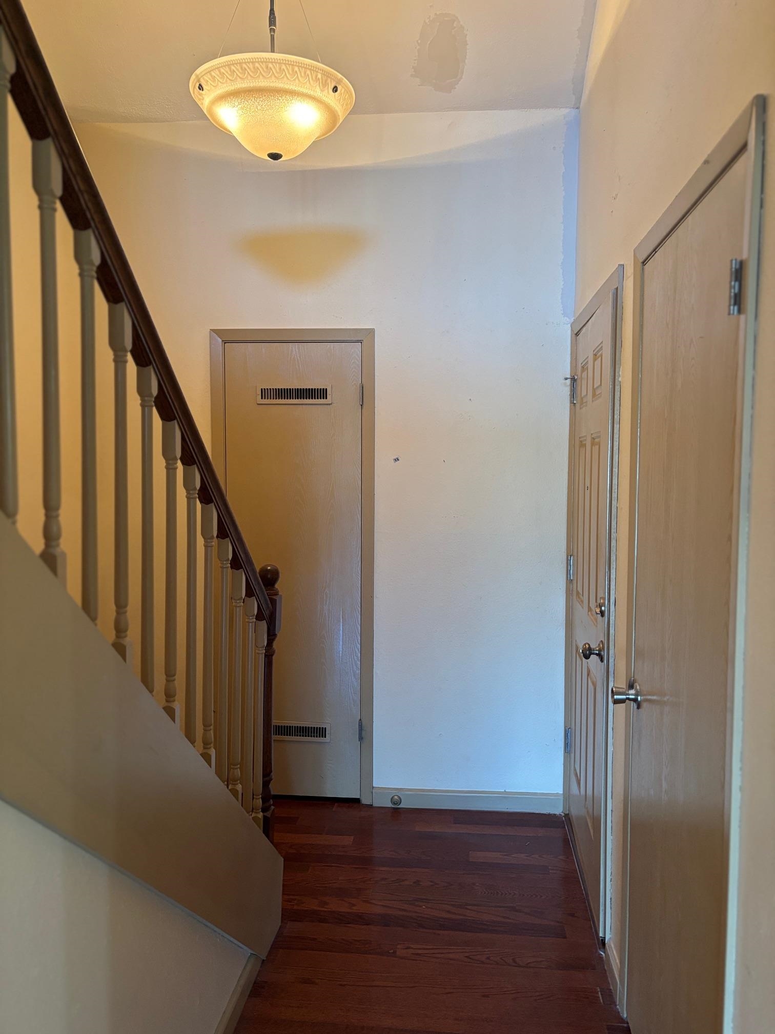 2221 N Bramblewood Property Photo 3
