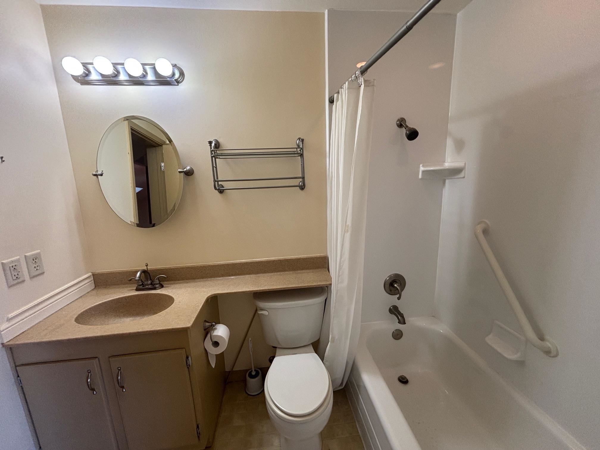 2221 N Bramblewood Property Photo 11
