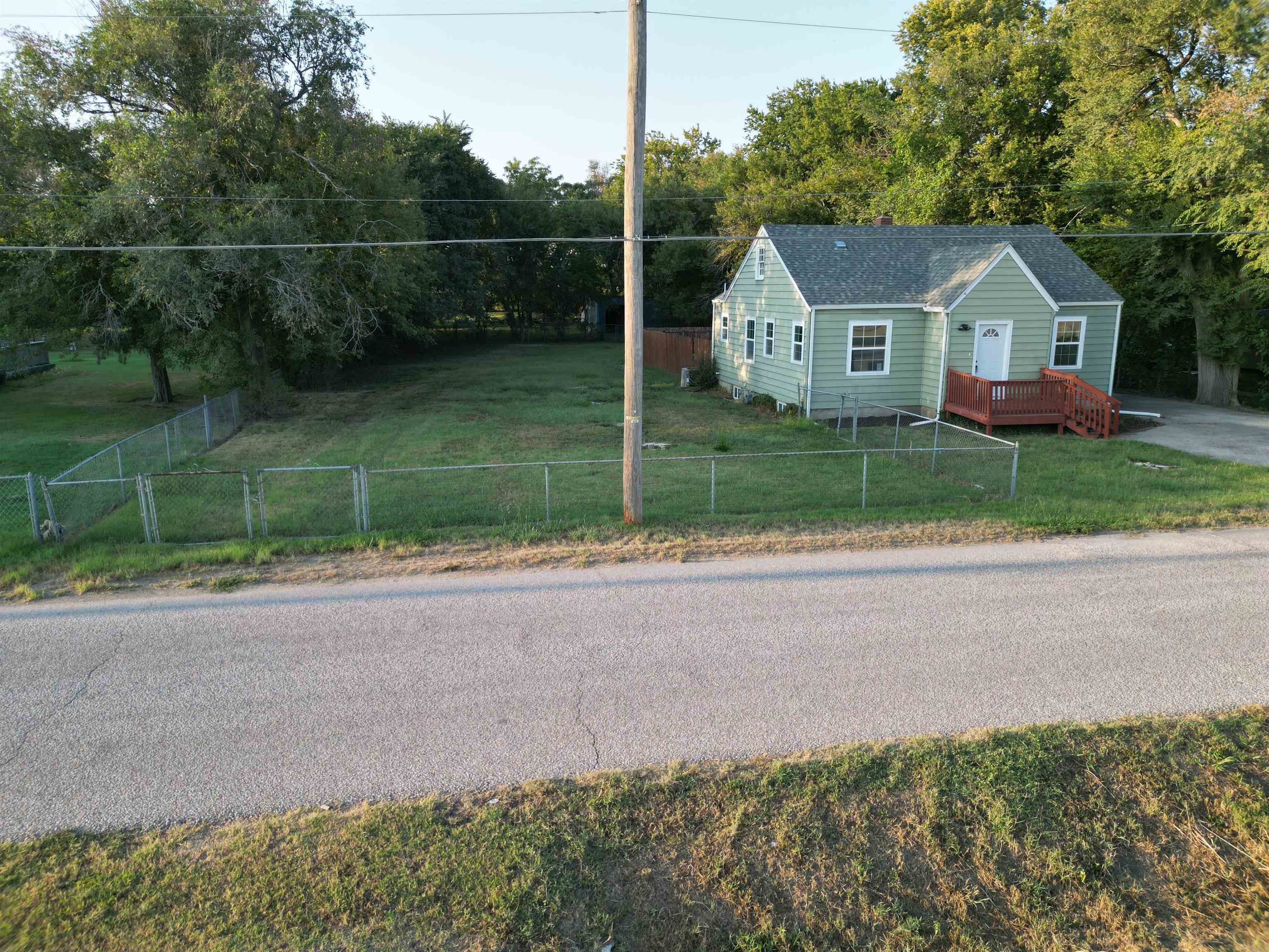 522 E 49th St. N. Property Photo 13