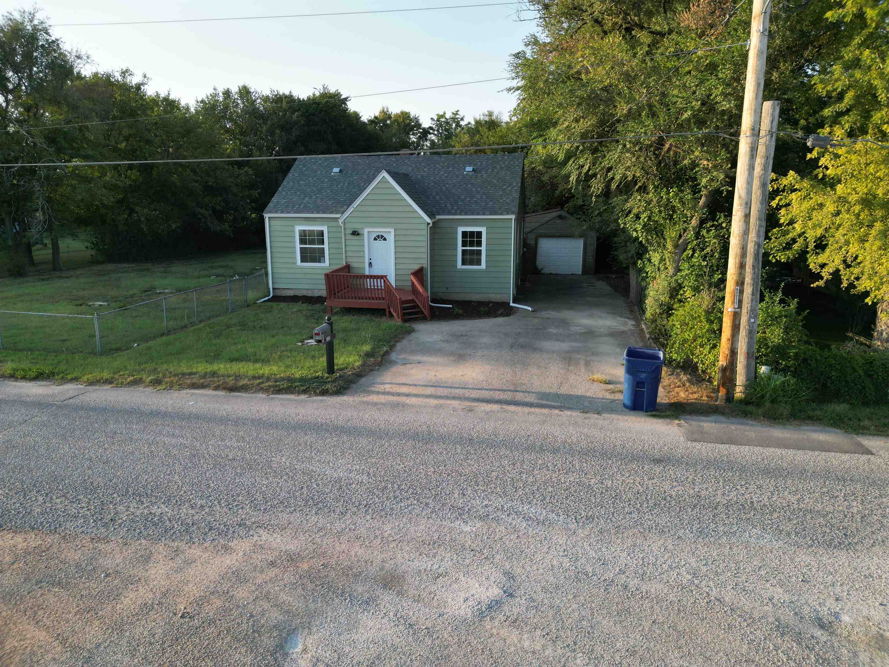 522 E 49th St. N. Property Photo 14