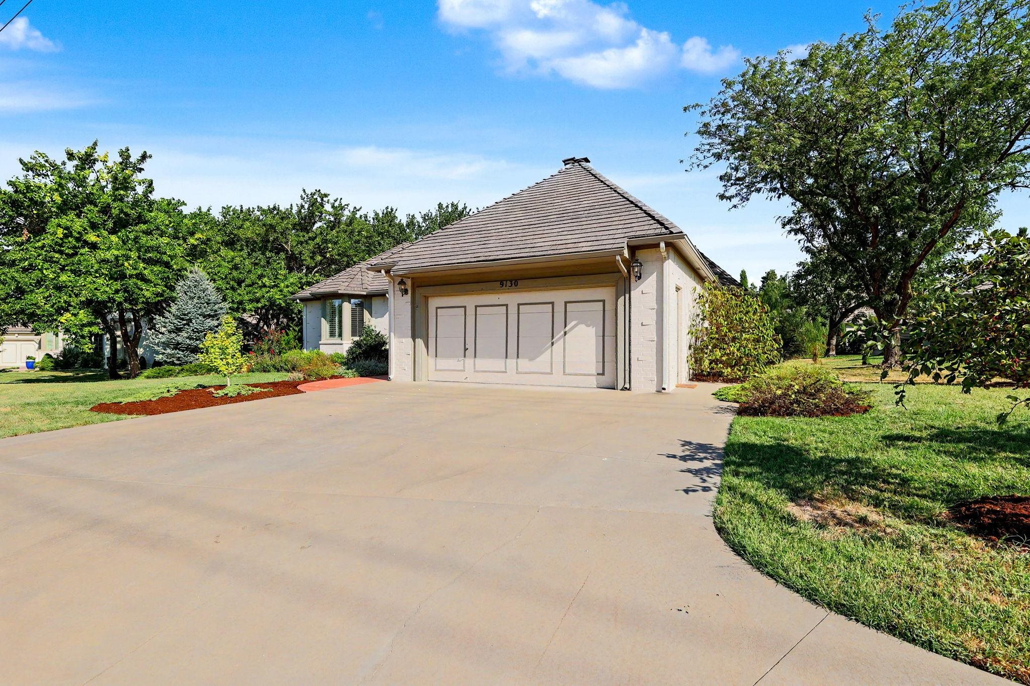 9130 E Woodspring St Property Photo 2