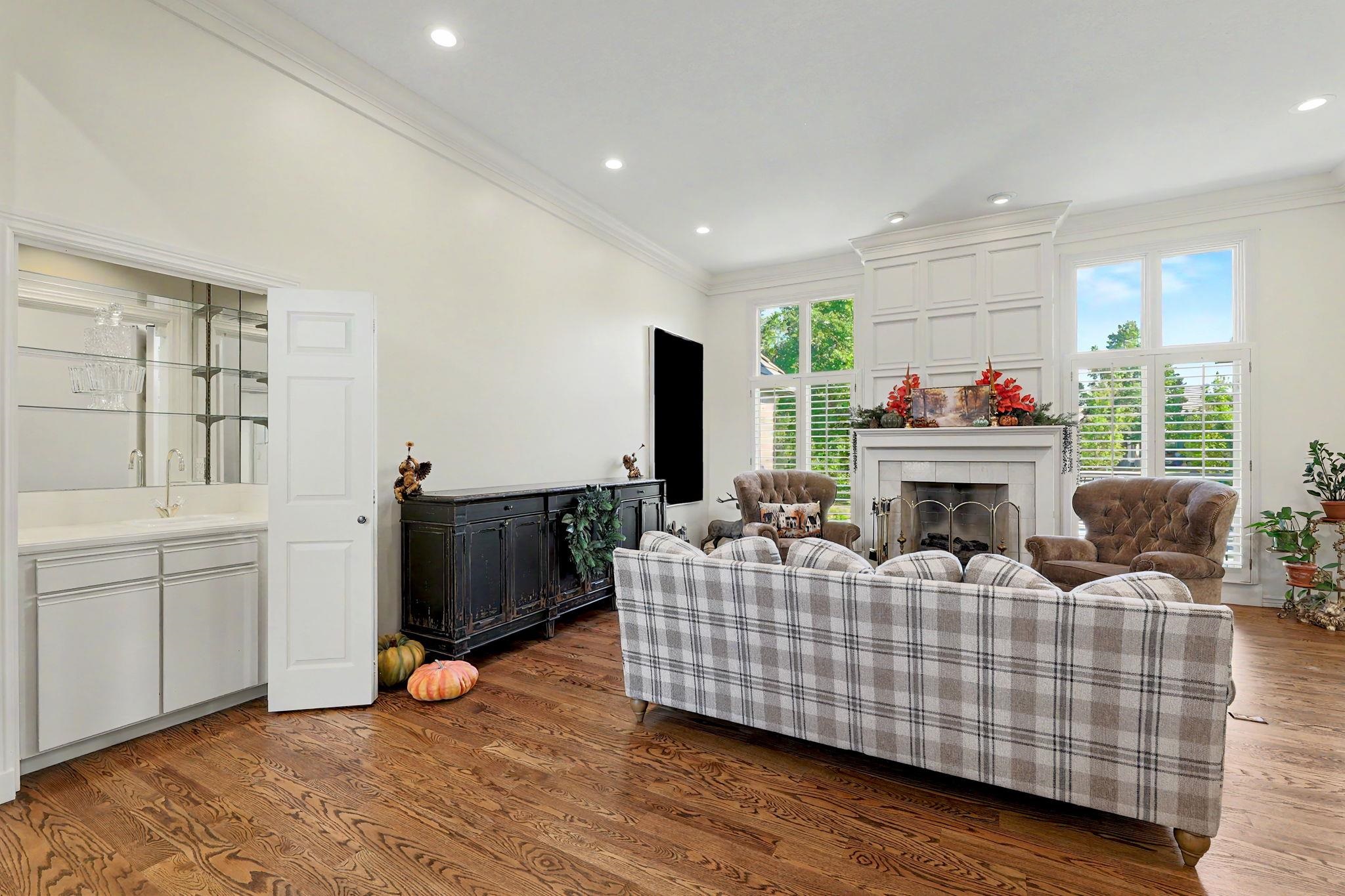 9130 E Woodspring St Property Photo 4