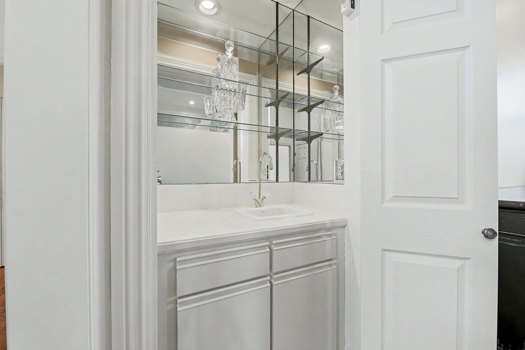 9130 E Woodspring St Property Photo 6