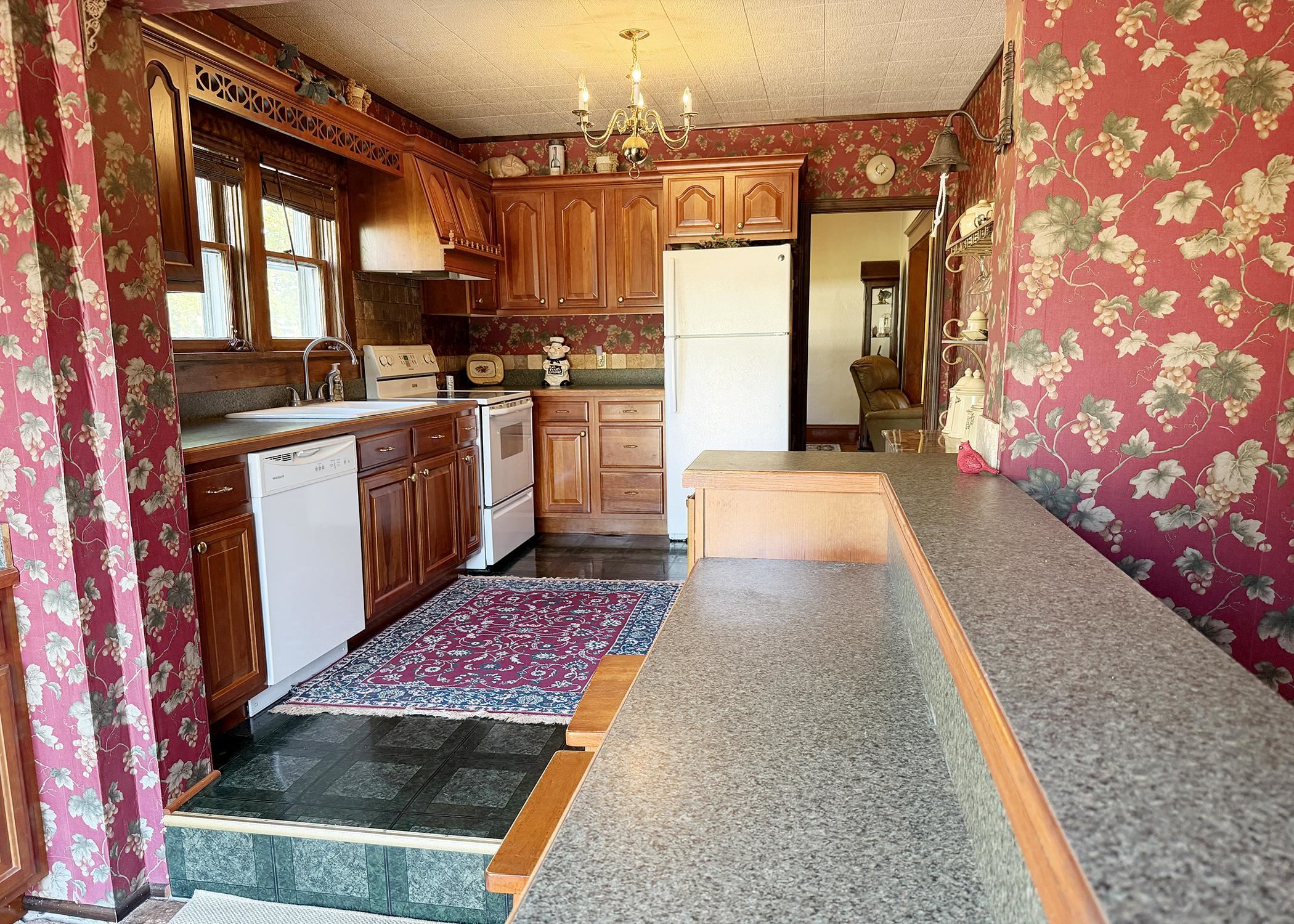 107 E Bartlett St Property Photo 3