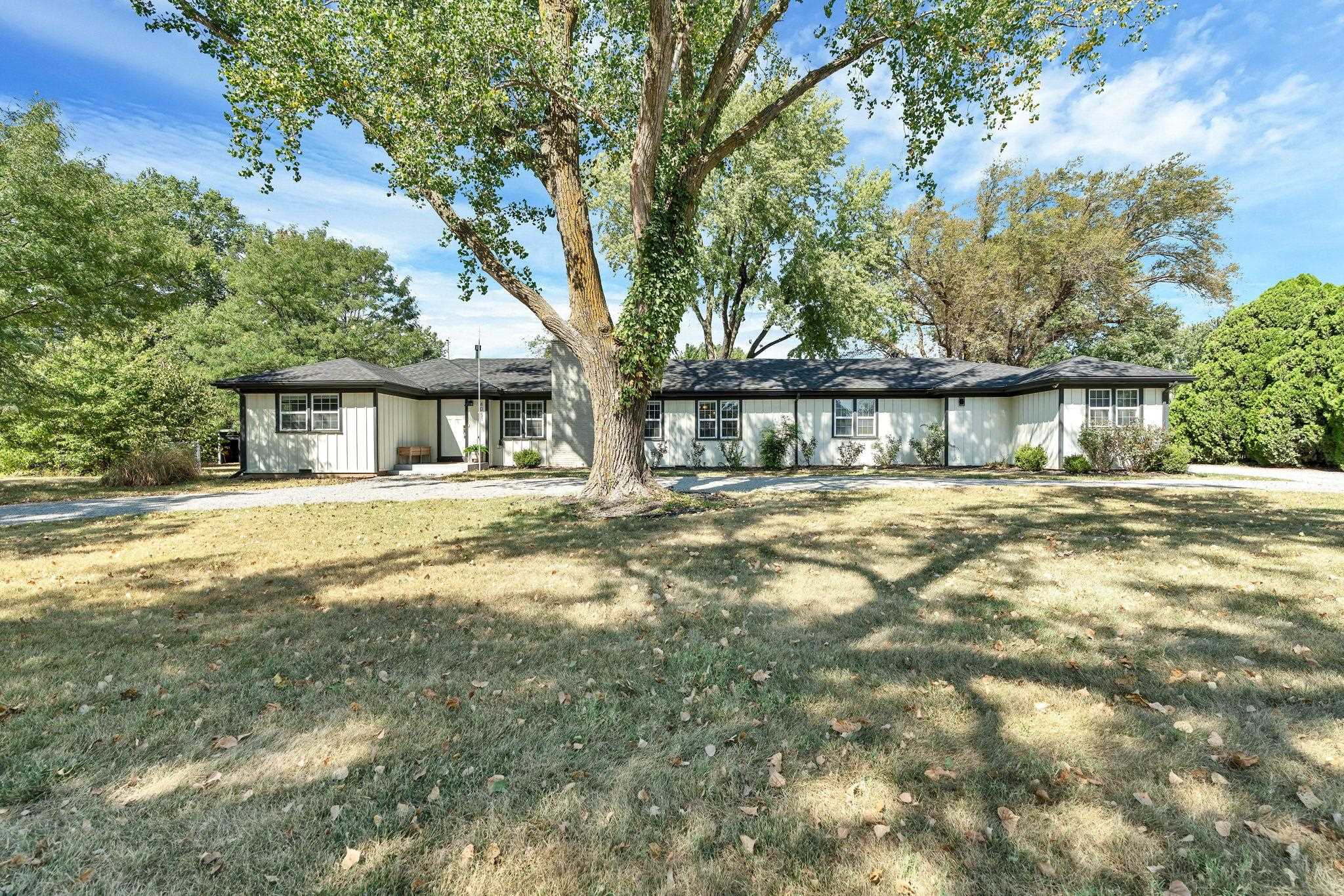 4051 N Harding Property Photo 2