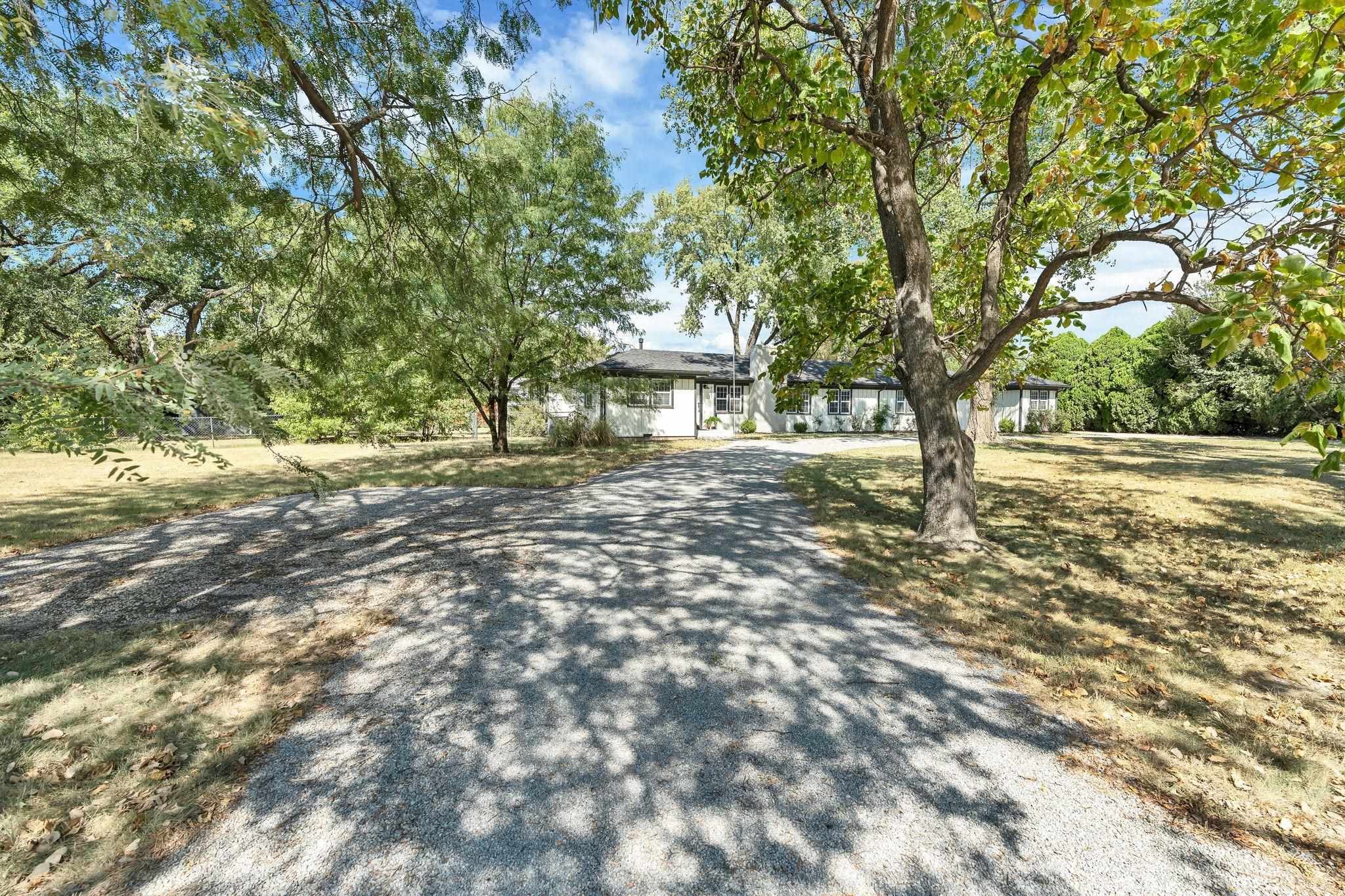 4051 N Harding Property Photo 3