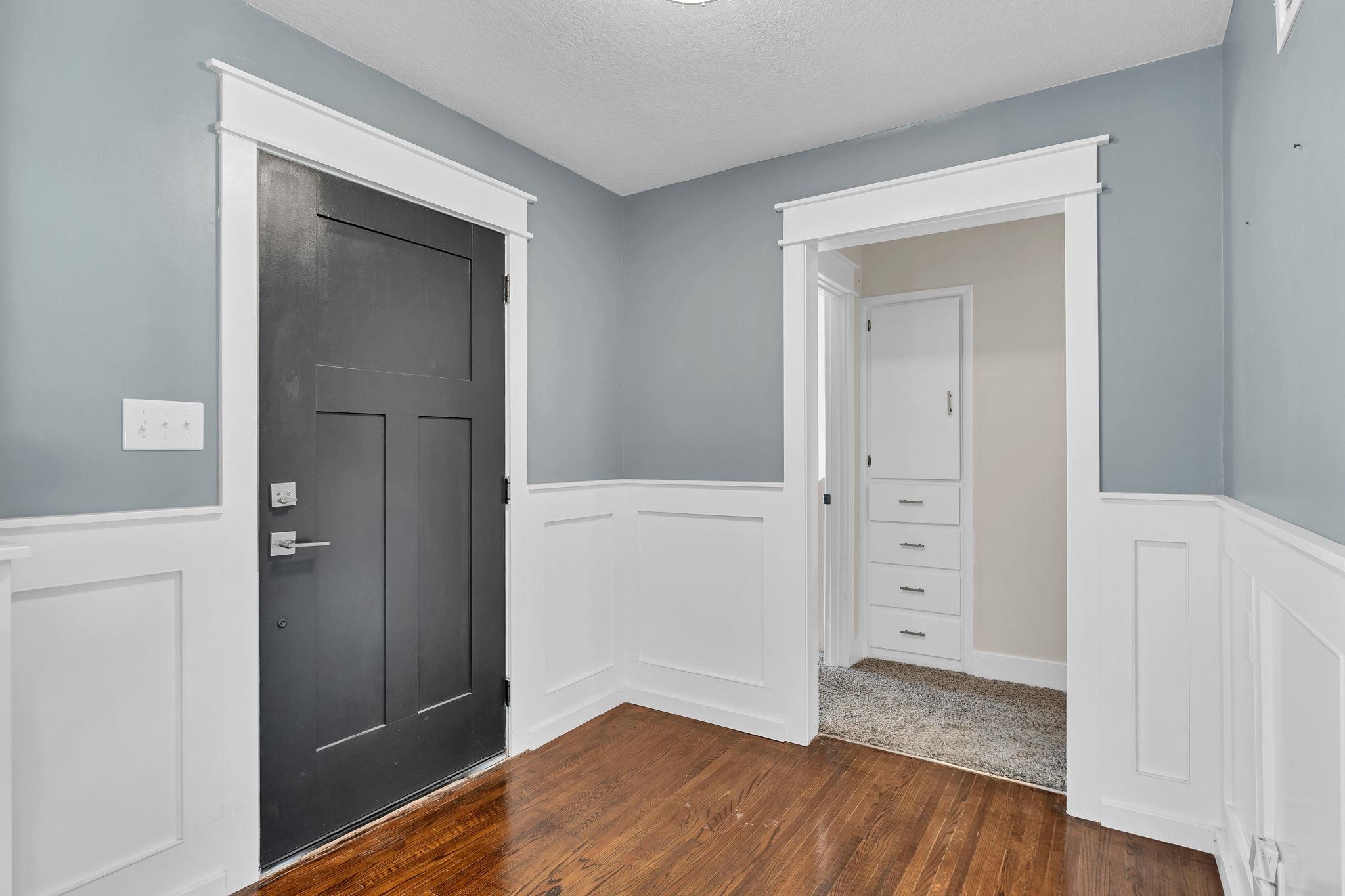 4051 N Harding Property Photo 5