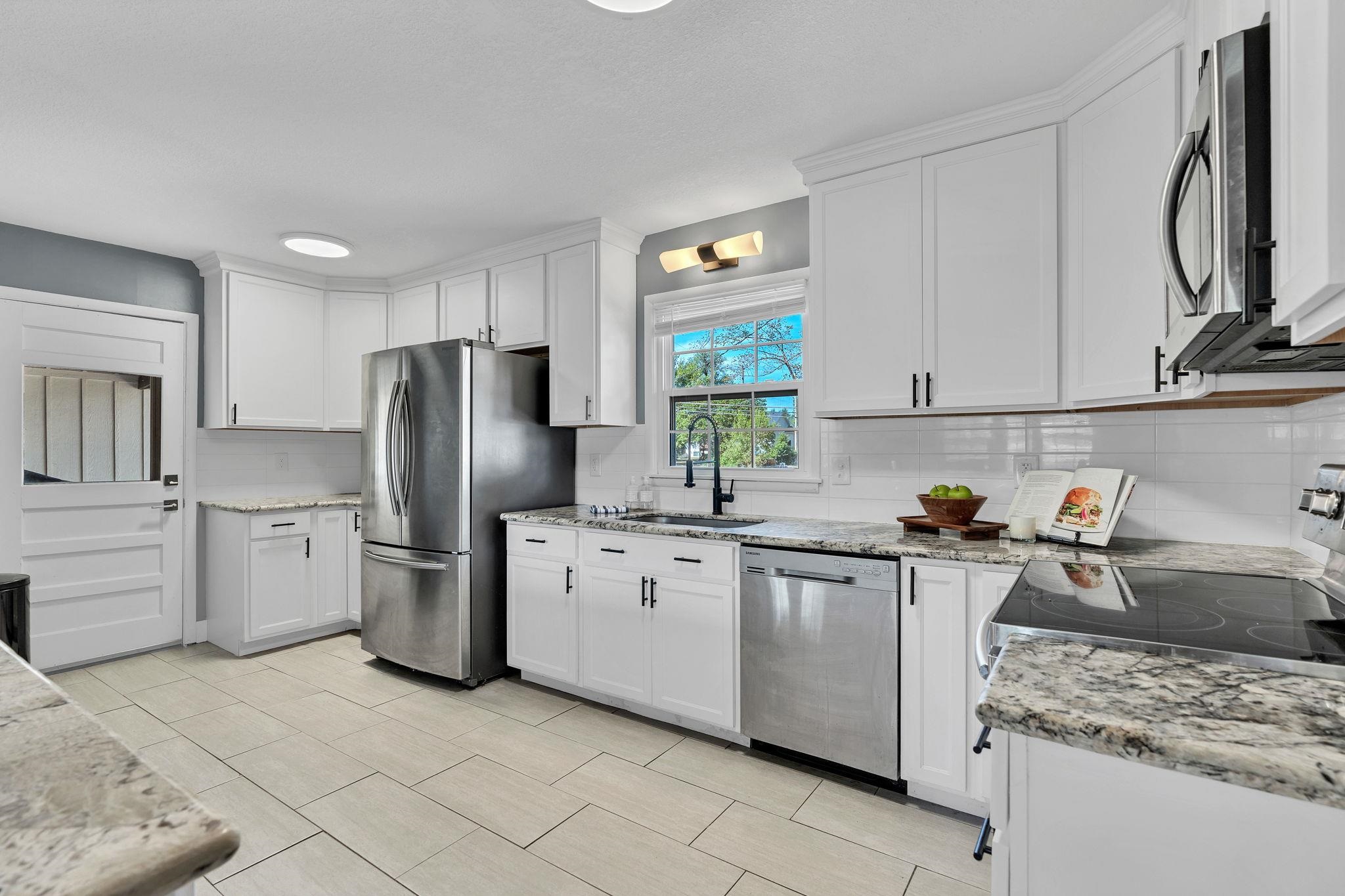 4051 N Harding Property Photo 12