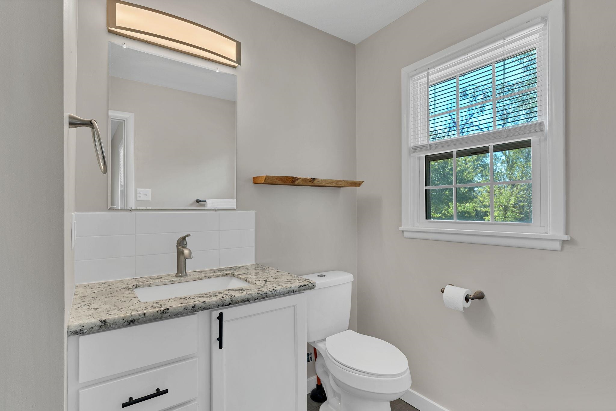 4051 N Harding Property Photo 26