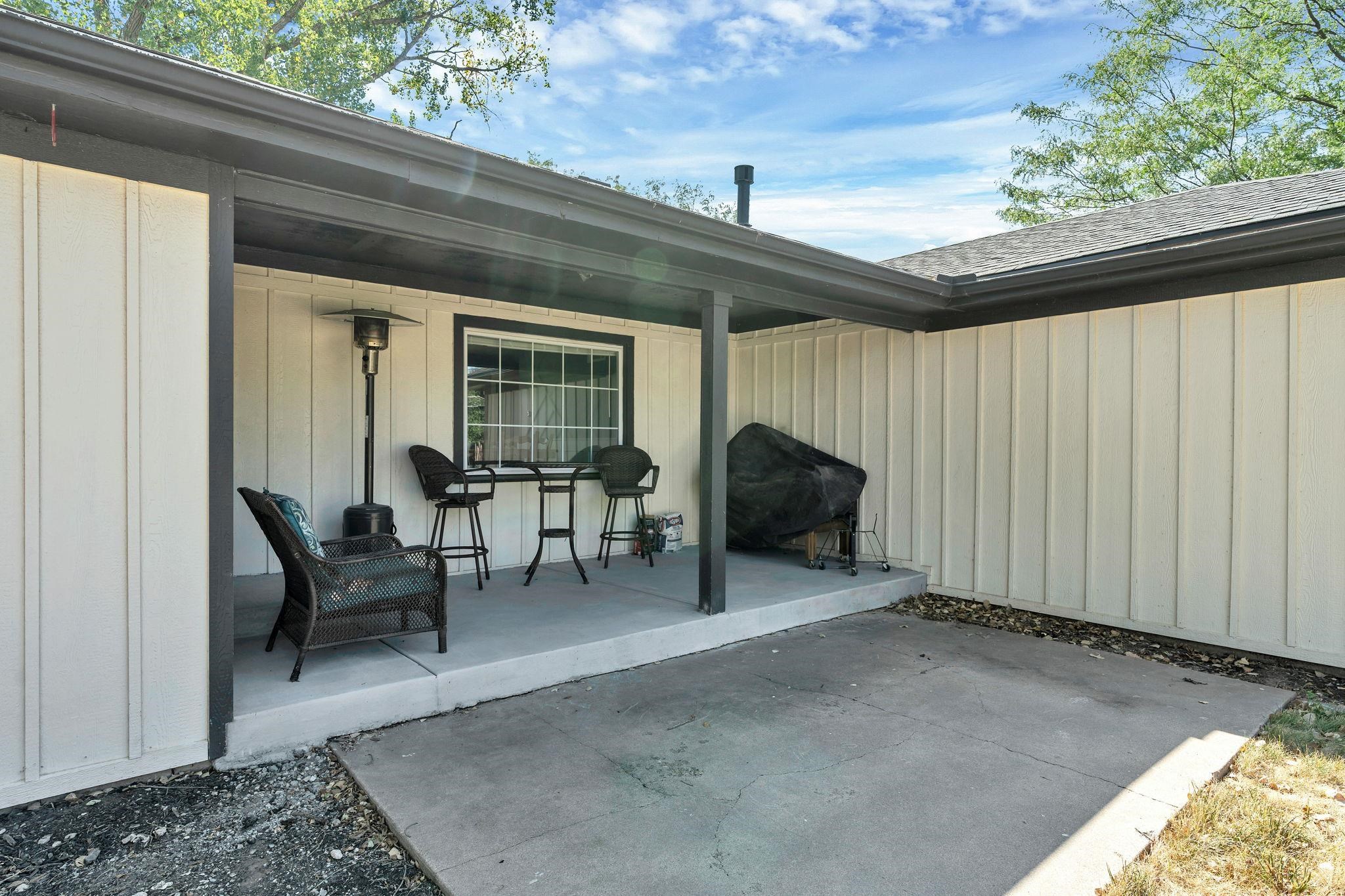 4051 N Harding Property Photo 33