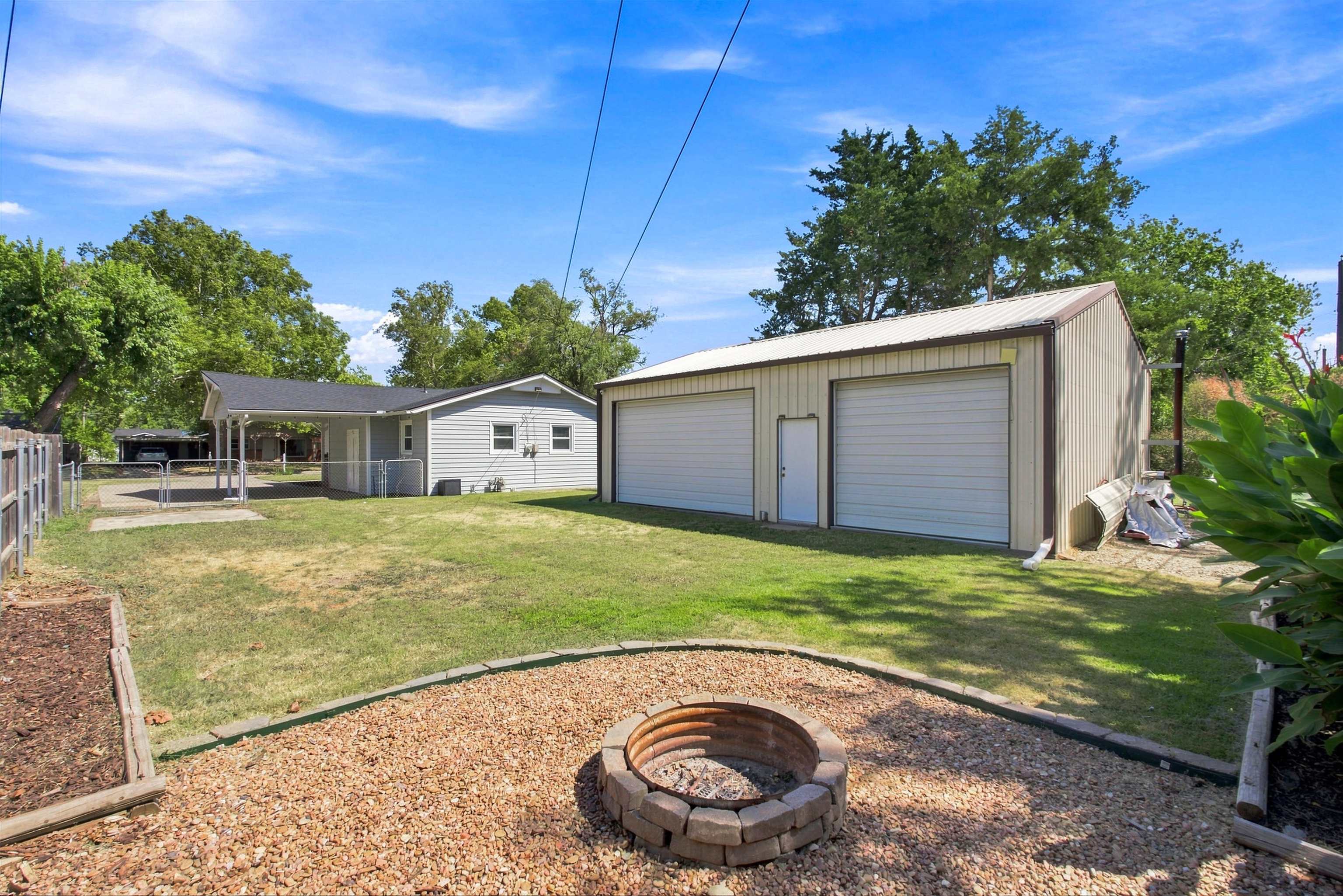 4221 W Memory Ln Property Photo 1