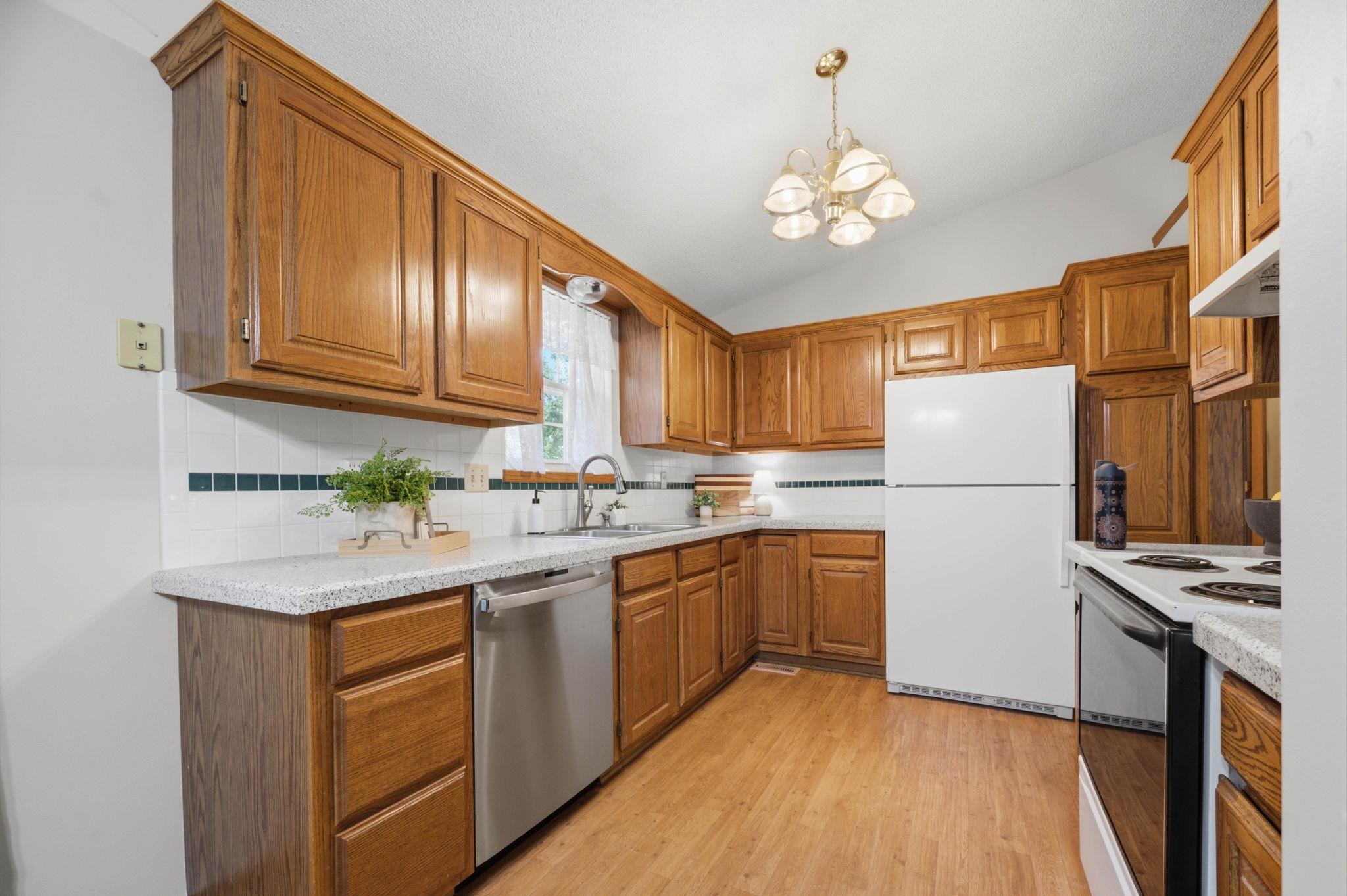 10309 W Sterling Property Photo 9